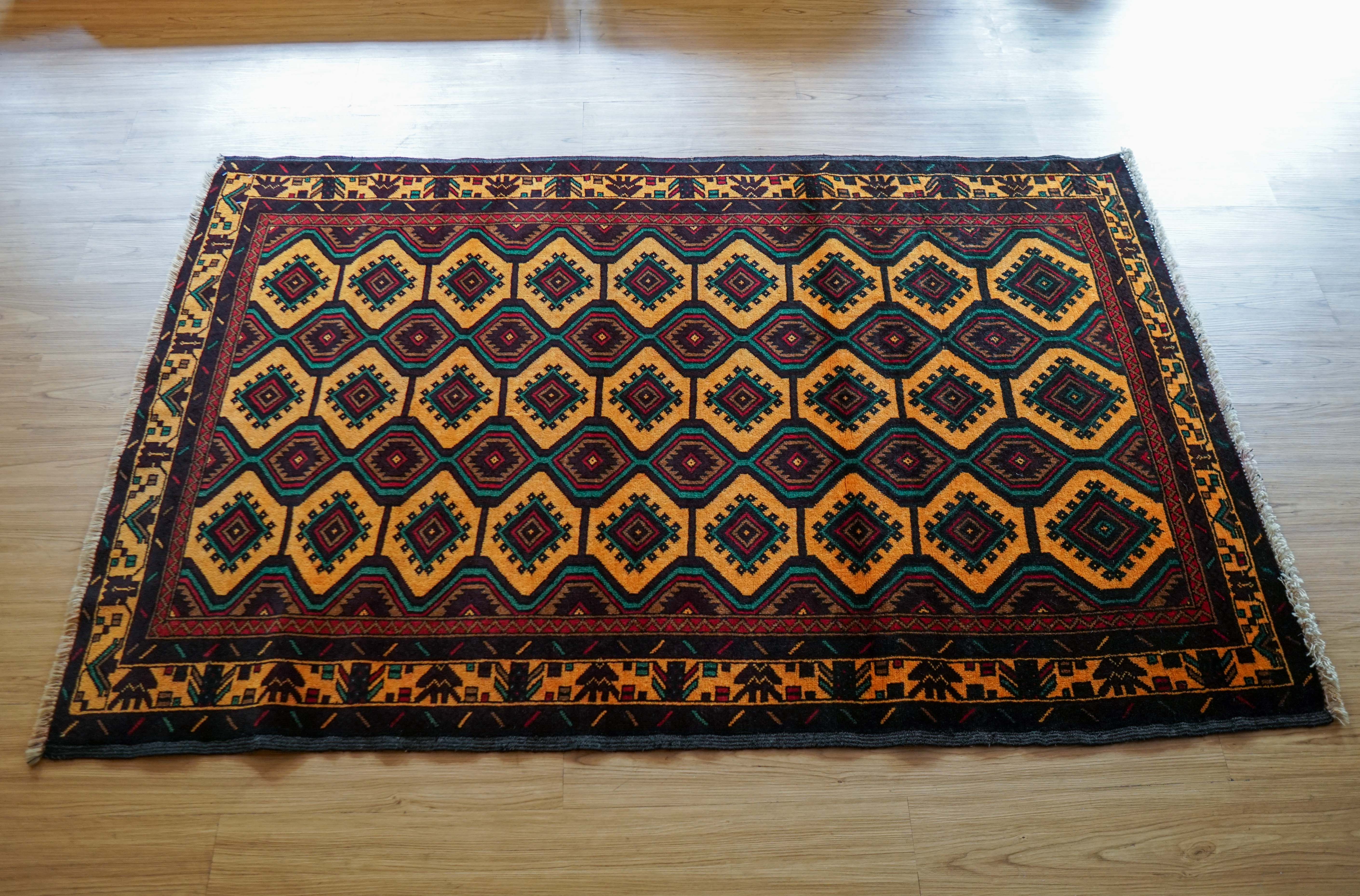 トライバルラグ（トルクメン族）180×113cm – Decorworks