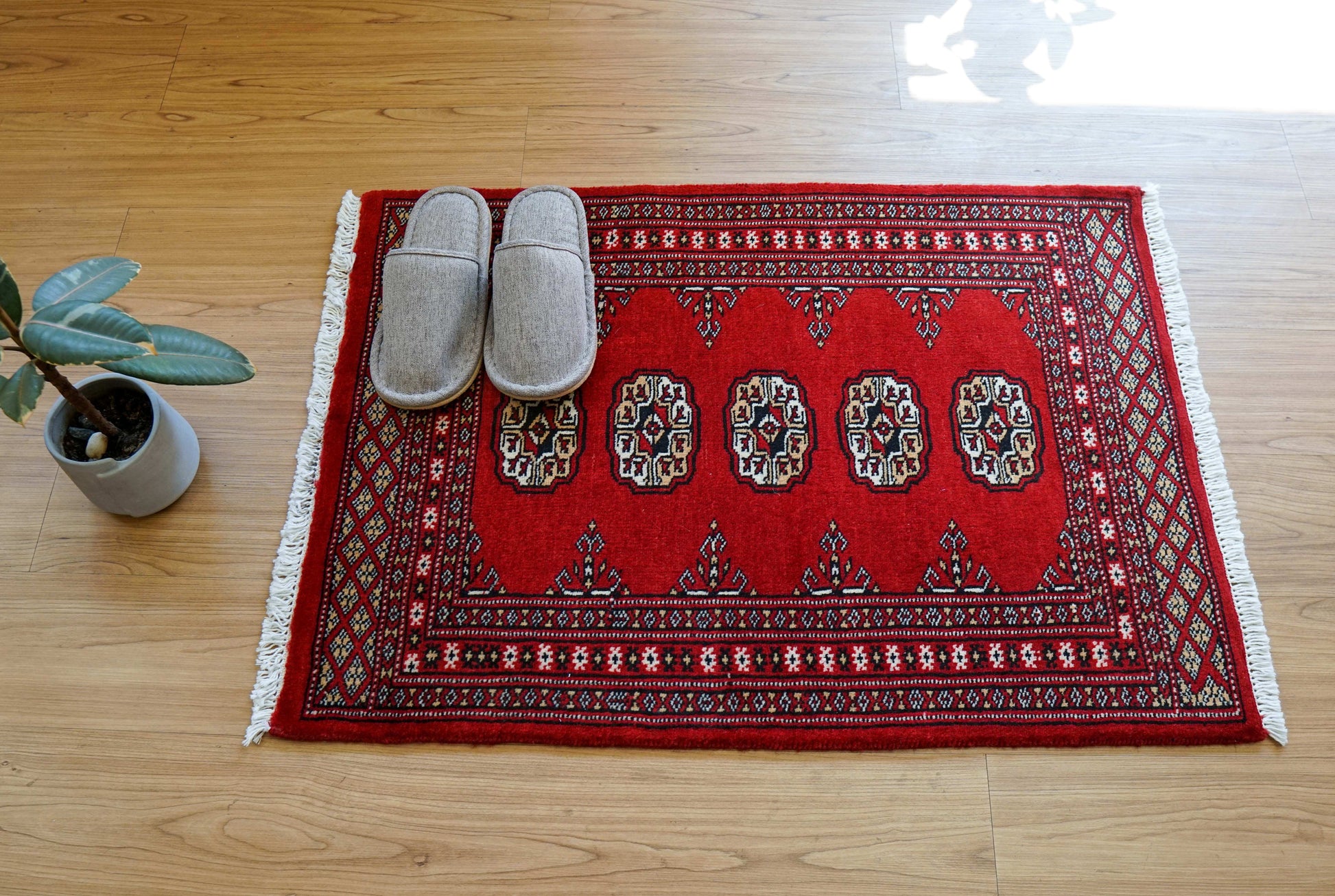  トルクメン ボハラ 手織り パキスタン絨毯 88×63cm 玄関マット