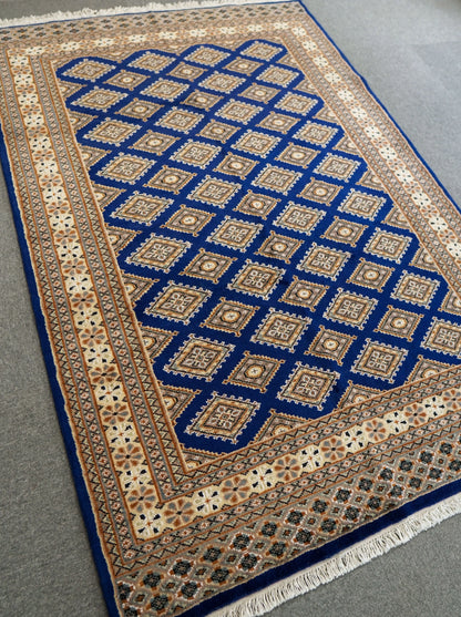 185×126cm パキスタン手織り絨毯 . トライバルラグ　 Decorworks
