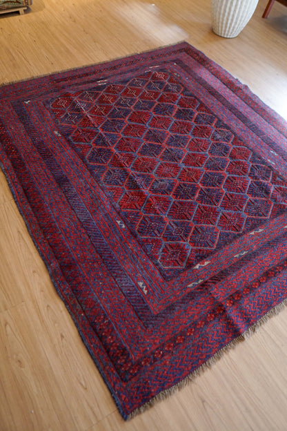  アフガニスタン手織りマシュワニキリム　 172×152cm