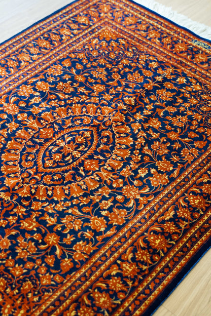 ペルシャ絨毯　クム産　カーリキ房　シルク 100%　(証明書付) 120×80cm　