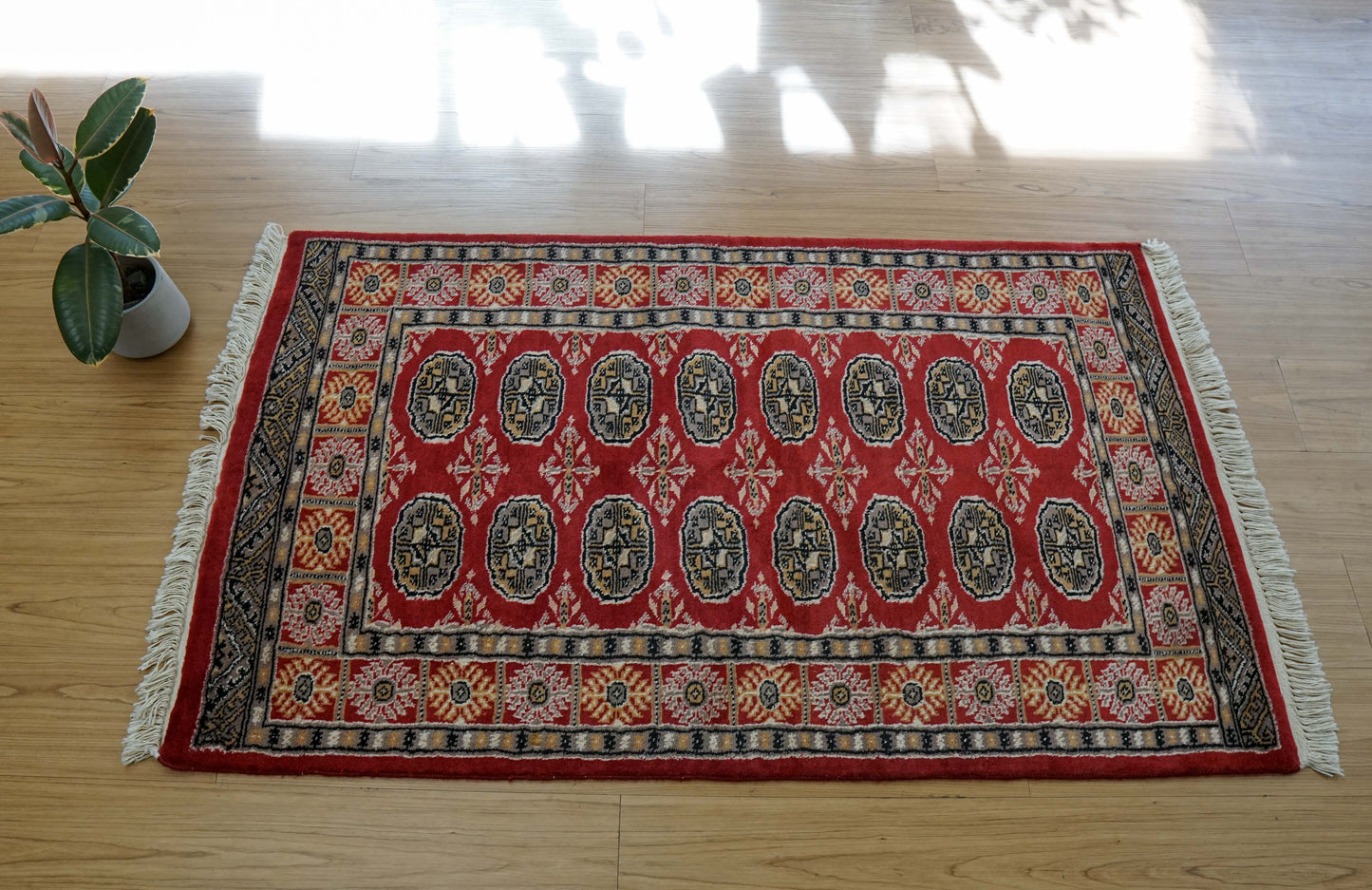  パキスタン手織り絨毯 トルクメンボハラ トライバルラグ 130×80cm