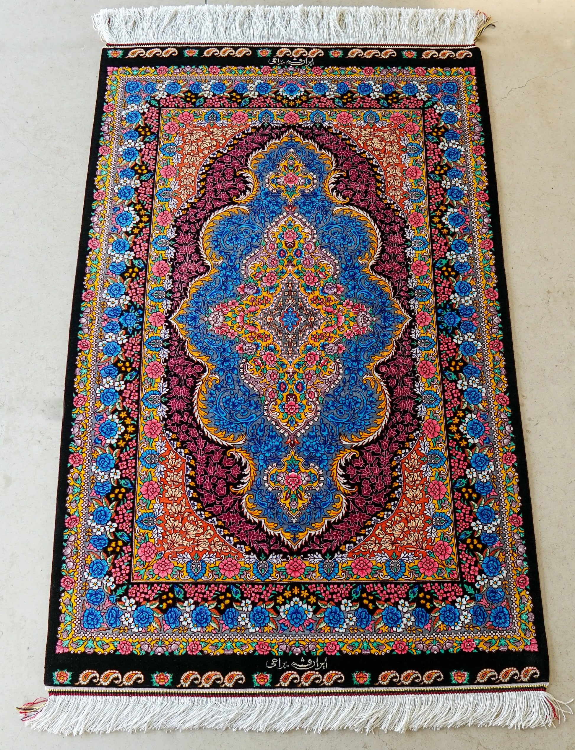 123×78cm　 ペルシャ絨毯クム産シルク 100%　 Decorworks