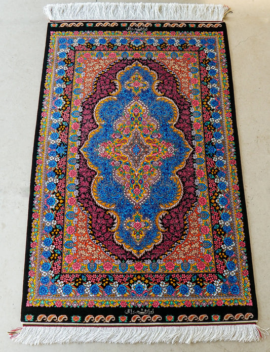 123×78cm　 ペルシャ絨毯クム産シルク 100%　 Decorworks