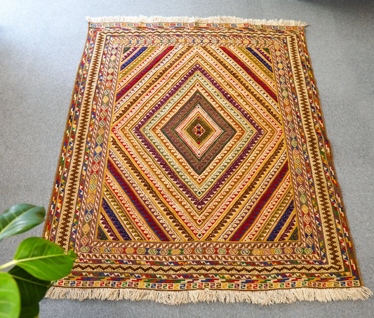 175×148cm   手織りマシュワニキリム絨毯 Decorworks