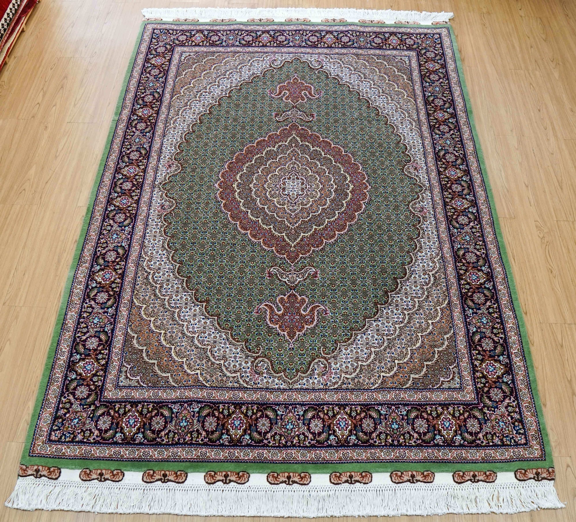  ペルシャ手織り絨毯 タブリーズ産 225×155cm