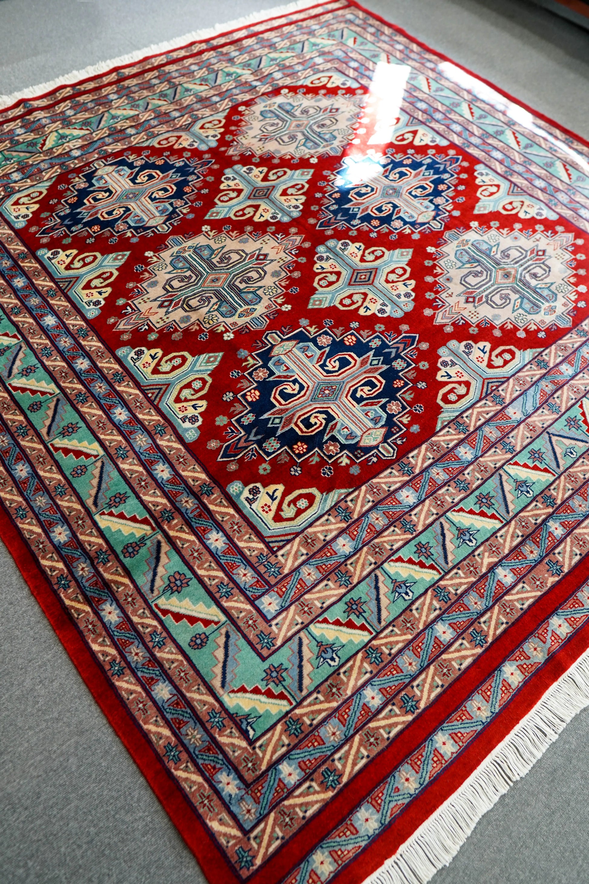 パキスタン絨毯　219×205cm Decorworks
