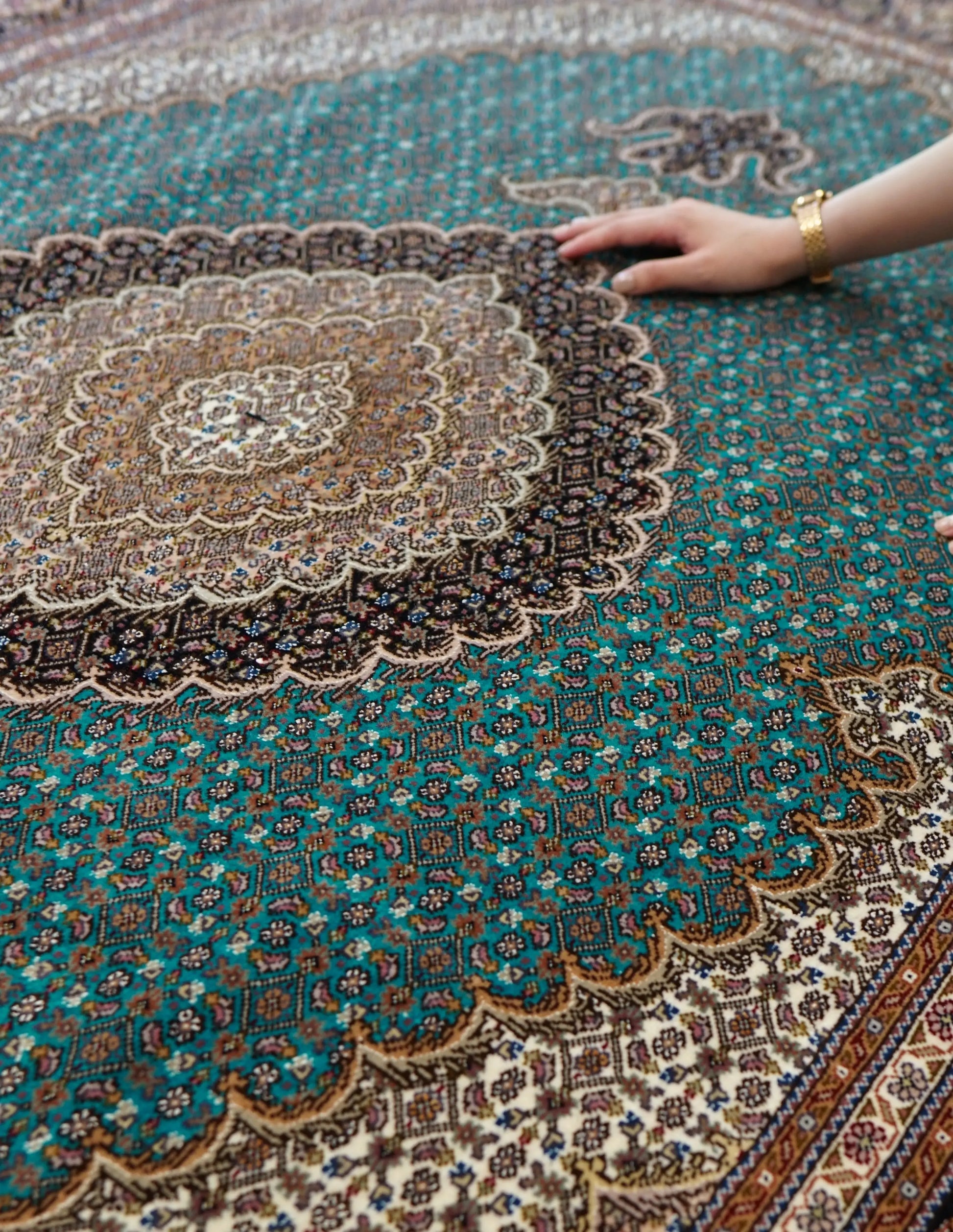 210×152cm   ペルシャ手織り絨毯 タブリーズ - Decorworks