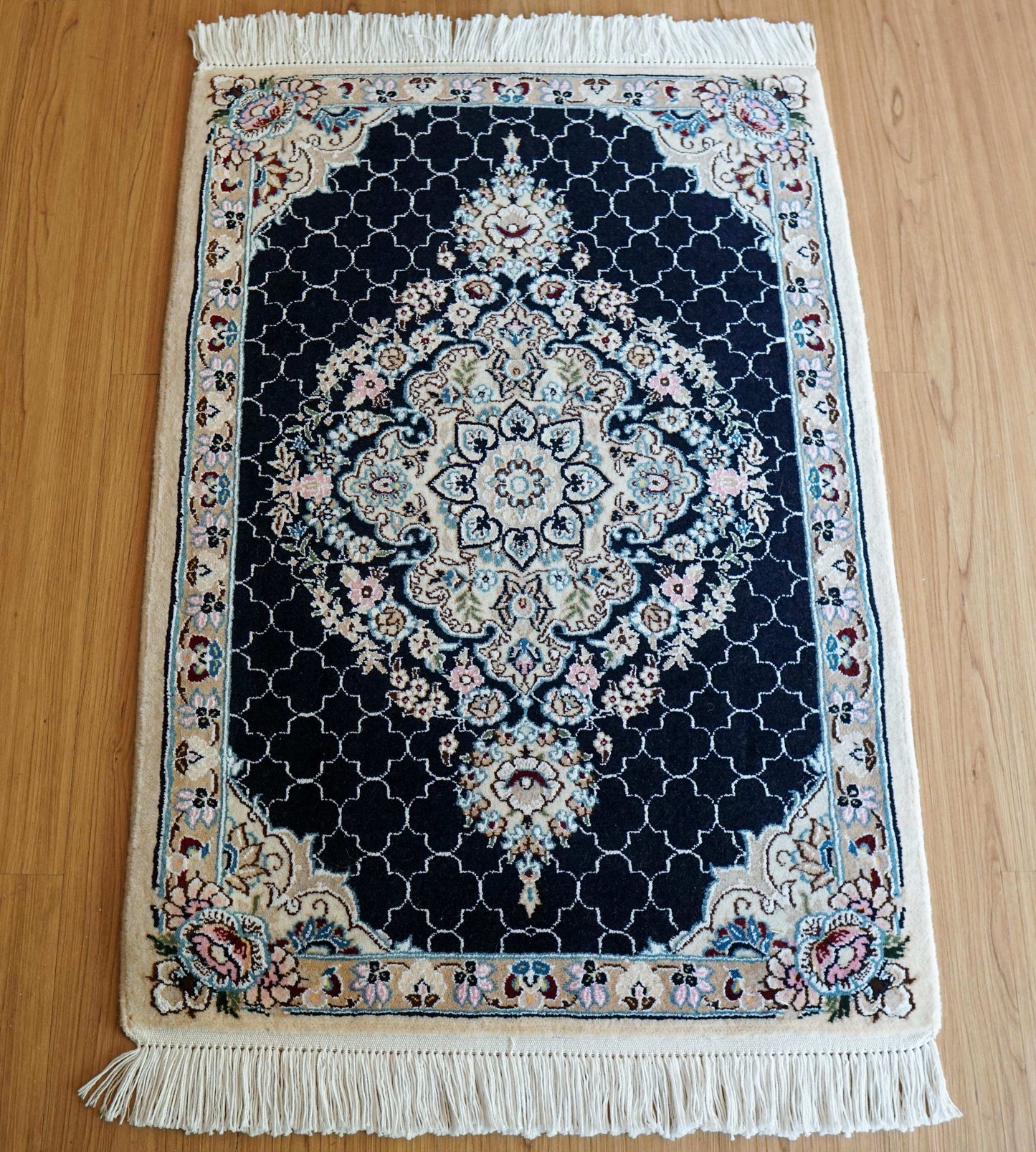  ペルシャ手織り絨毯 ナイン産 93×65cm