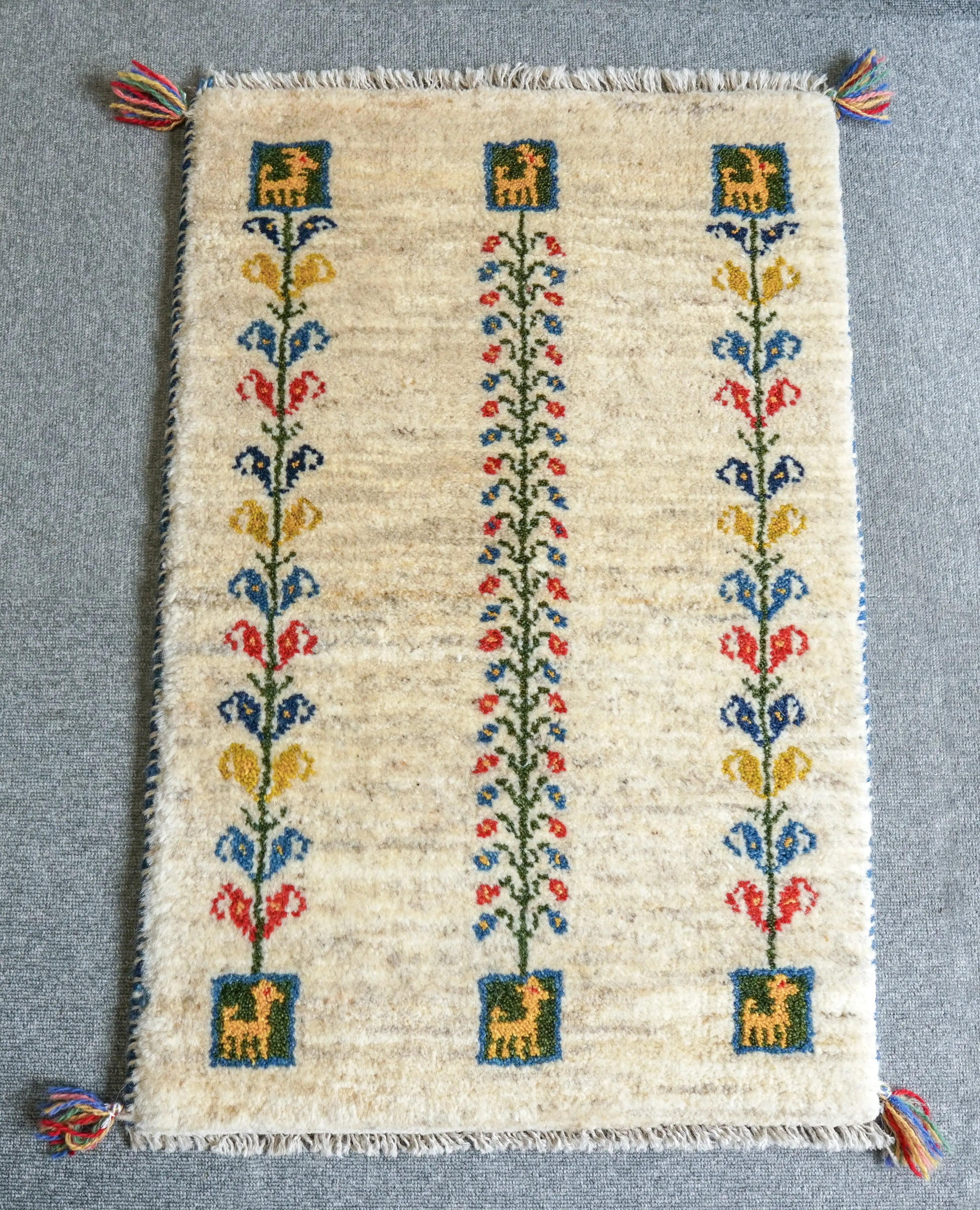 ギャッベ ペルシャ絨毯 手織り天然ウール100％使用素朴で温もり