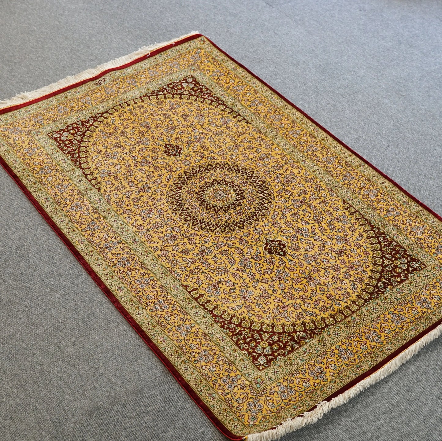121×78cm　【ペルシャ手織り絨毯】証明書付 Decorworks