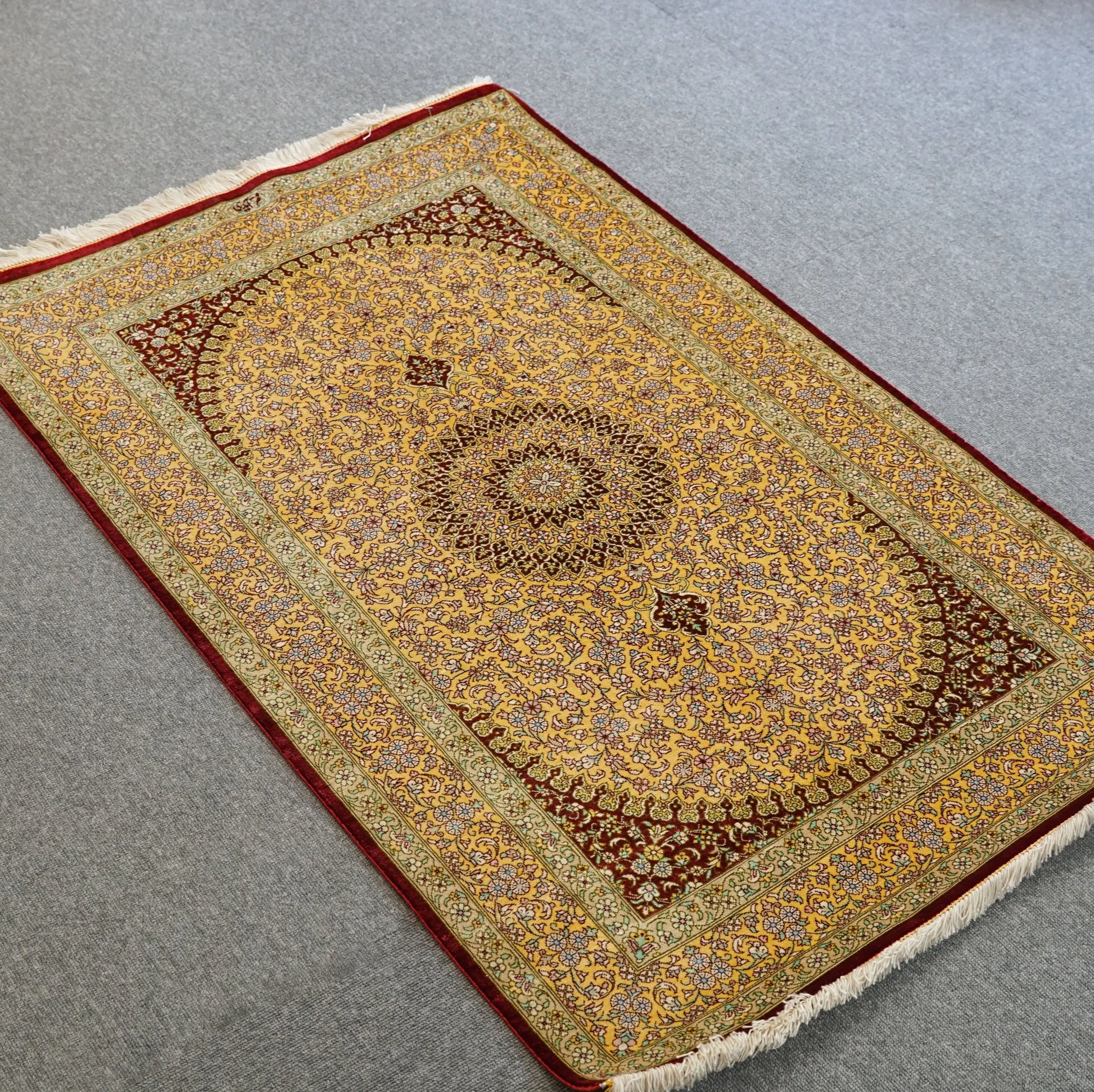 121×78cm　【ペルシャ手織り絨毯】証明書付 Decorworks