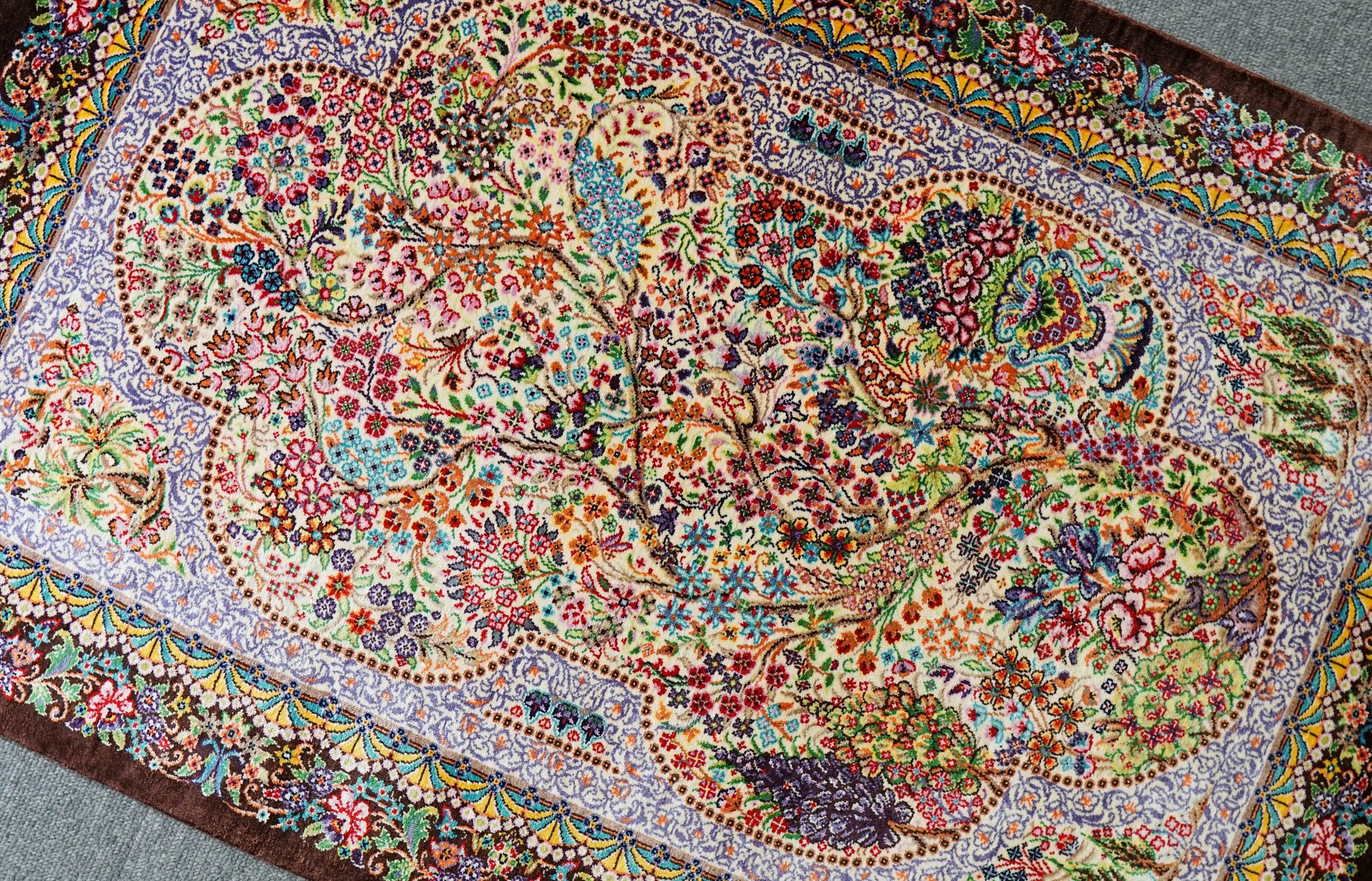 90×61cm　【ペルシャ絨毯　クム産　ナーリイ房　シルク 100%　】 Decorworks
