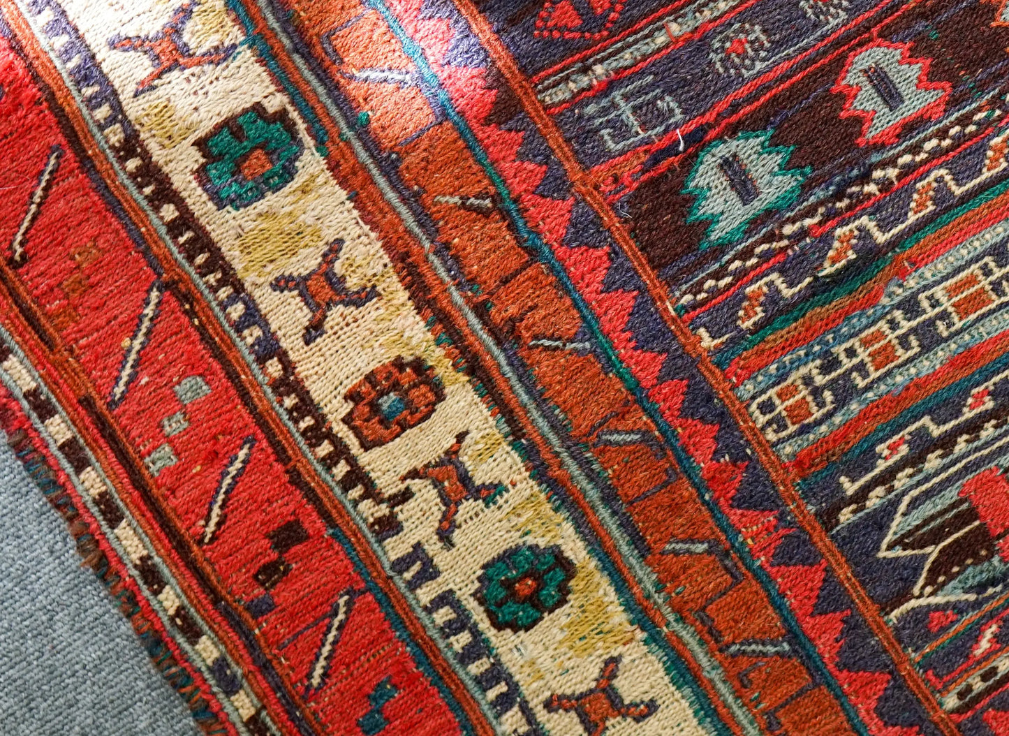 144cm×102cm オールド ペルシャ スマックキリム . シルジャン Decorworks