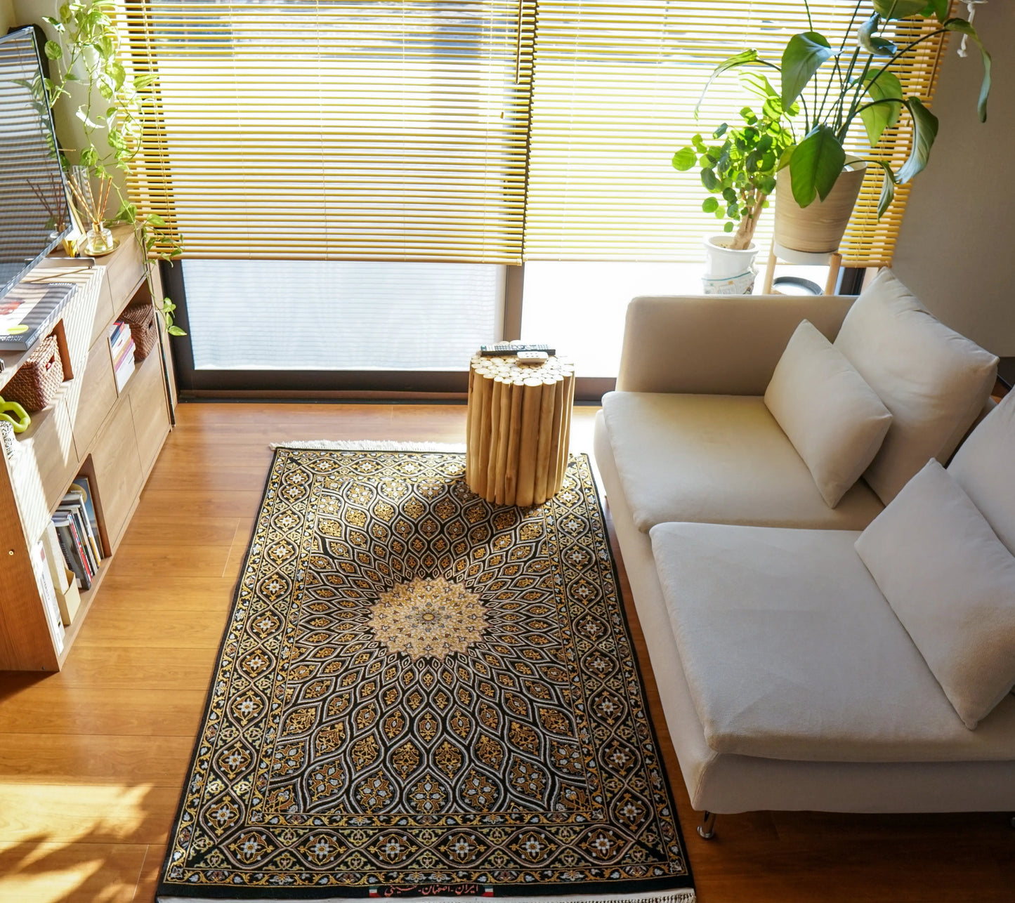 174×110cm 　手織りペルシャ絨毯　イスファハン フセーエニ房 Decorworks