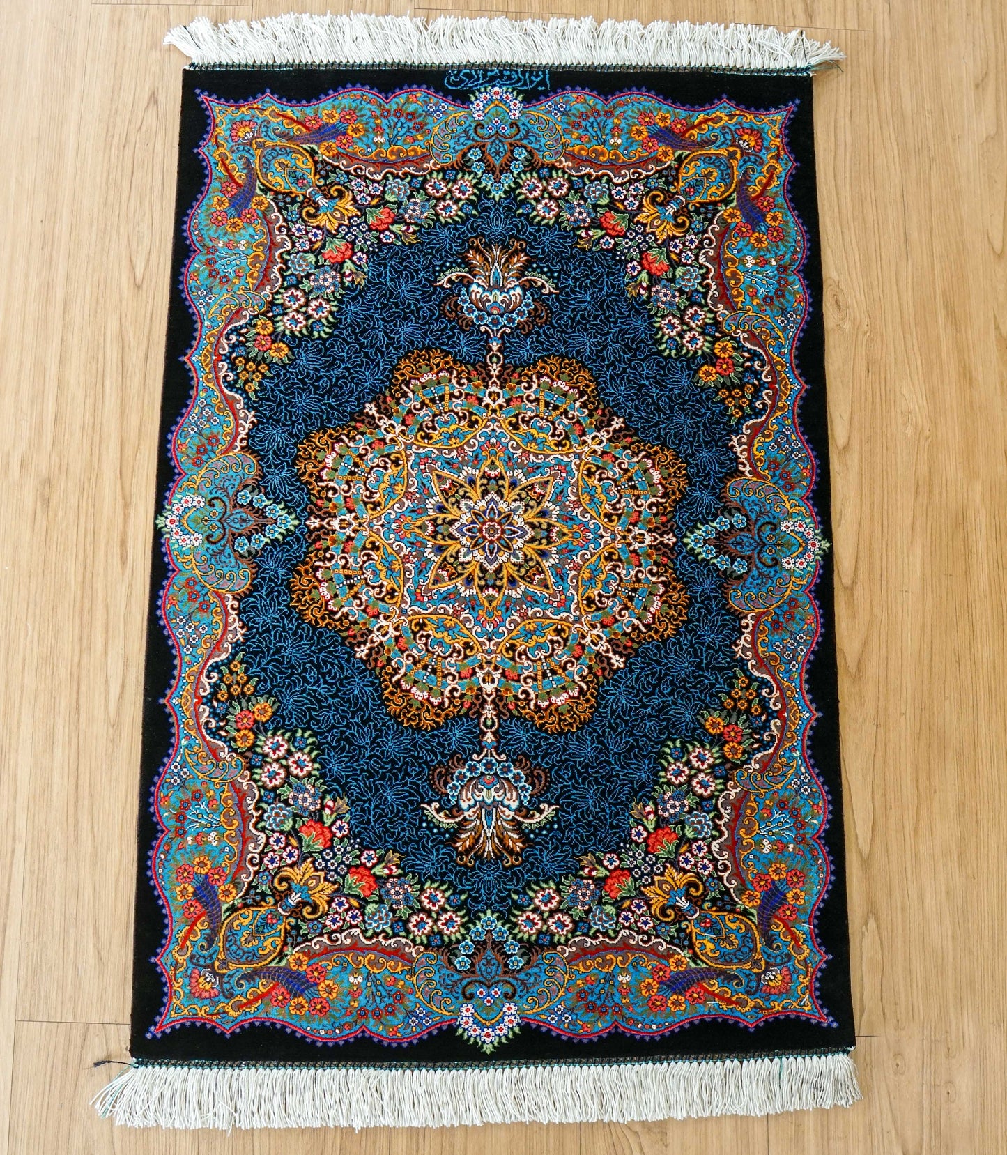  ペルシャ絨毯クム産  ムサヴィ工房　シルク　 証明書付 87×58cm　