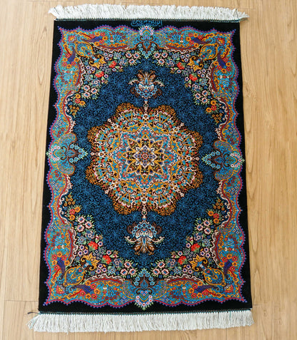  ペルシャ絨毯クム産  ムサヴィ工房　シルク　 証明書付 87×58cm　