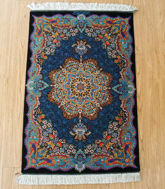  ペルシャ絨毯クム産  ムサヴィ工房　シルク　 証明書付 87×58cm　