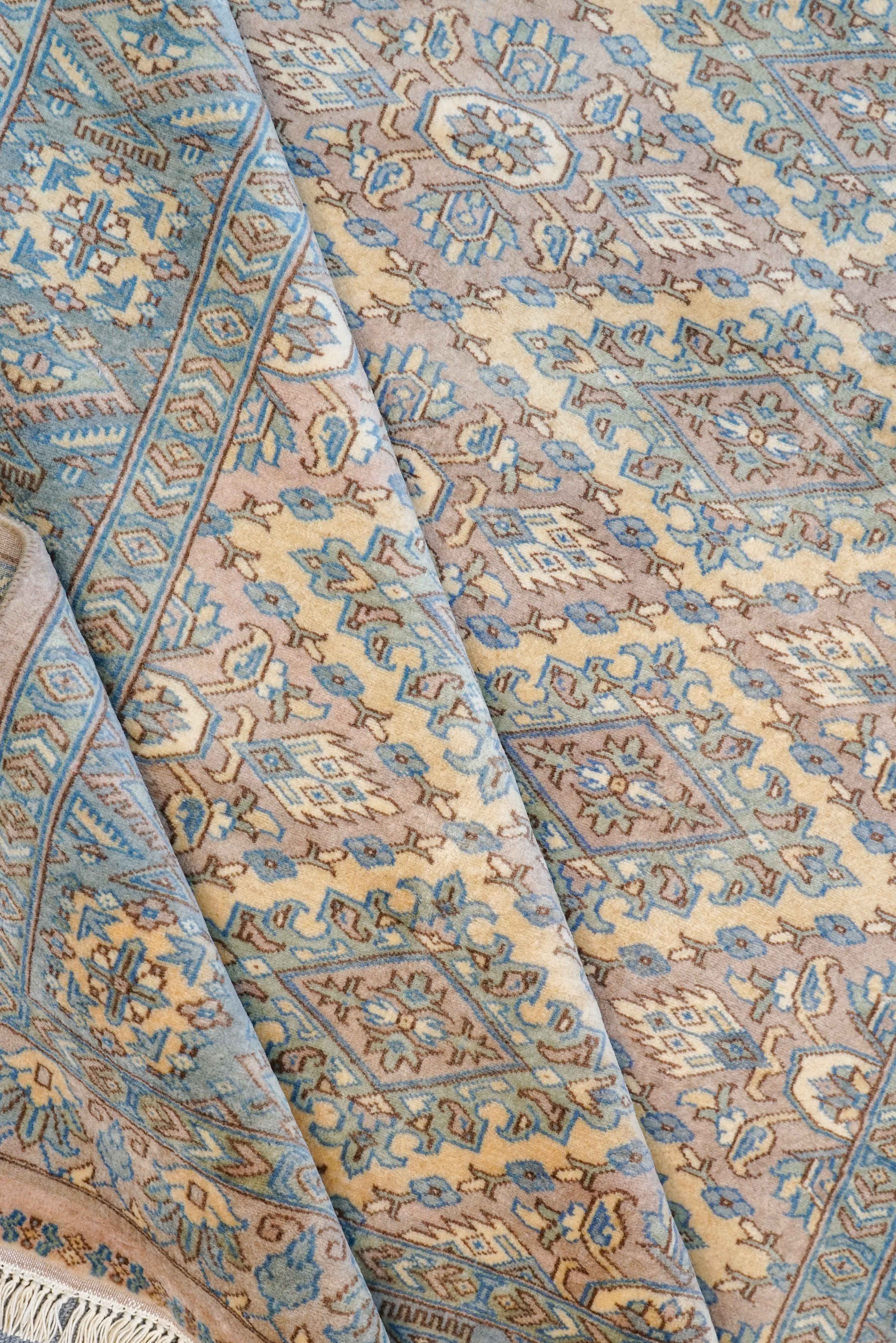 パキスタン手織り絨毯 160×125cm – Decorworks