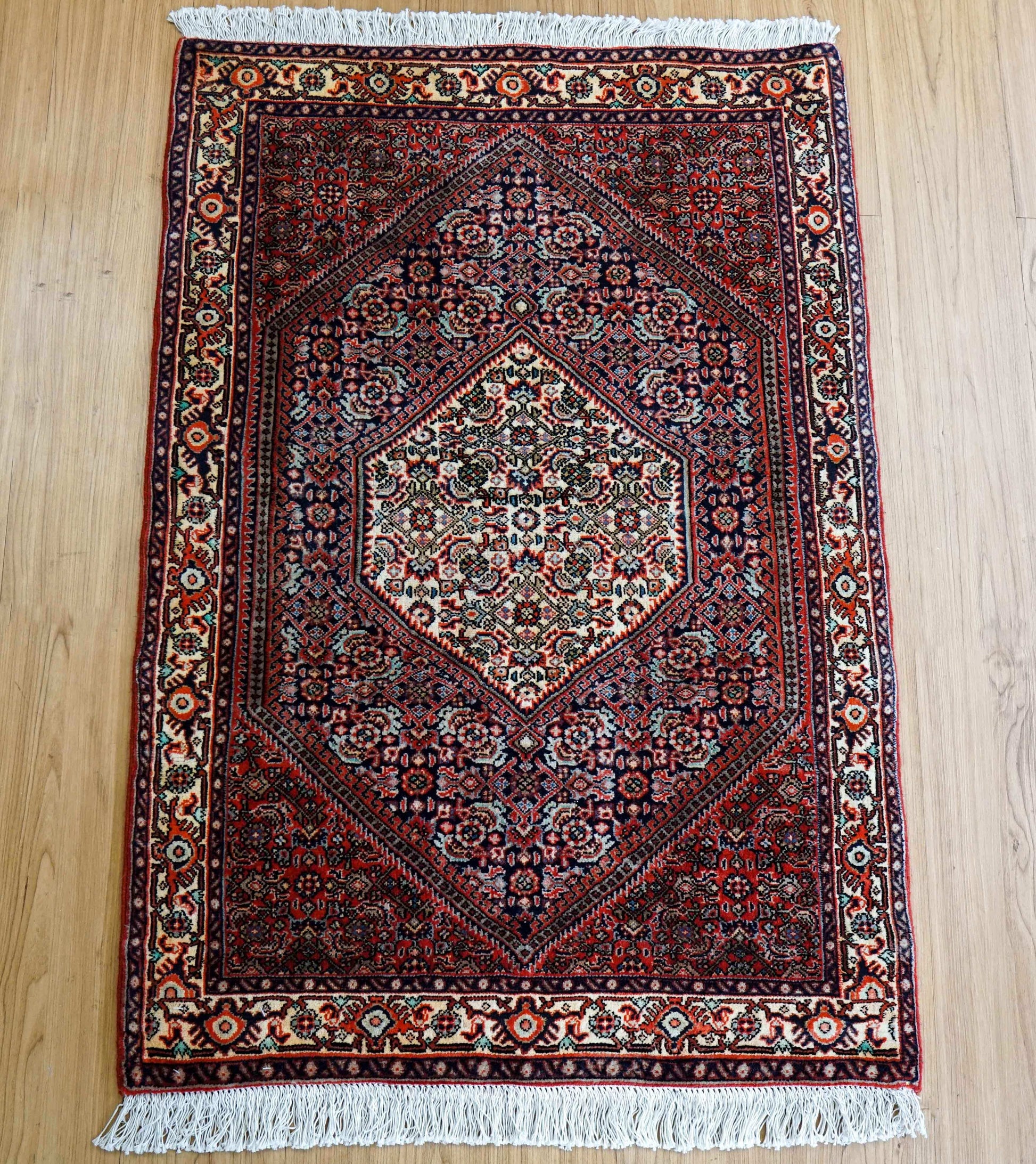  手織りペルシャ絨毯 ビジャー 109×75cm　ビジャール産