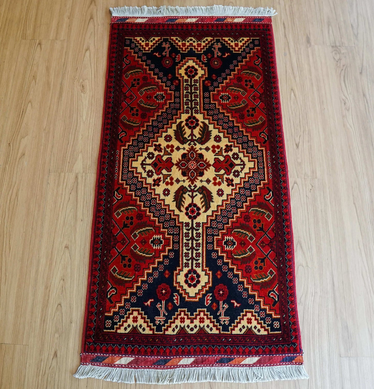  アフガニスタン手織り絨毯 カールモハメディ 105×52cm｜高密度織り・上質ウール トライバルラグ