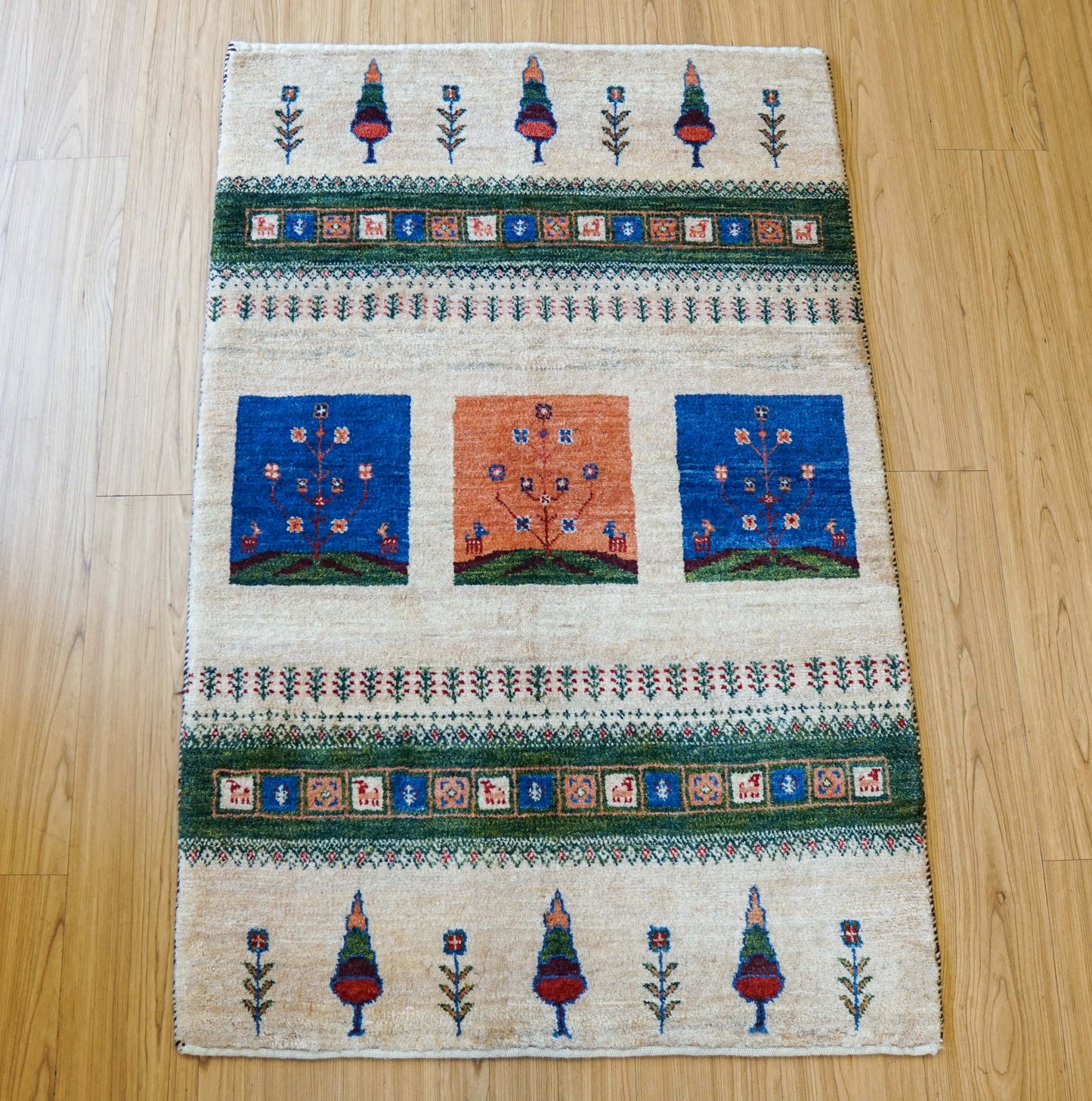 ペルシャ絨毯 カシュクリ ギャッベ リズバフトギヤべ 128×87cm