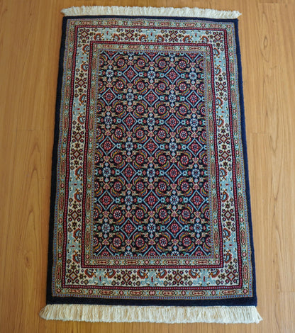  ペルシャ 絨毯　ムード産 89×58cm