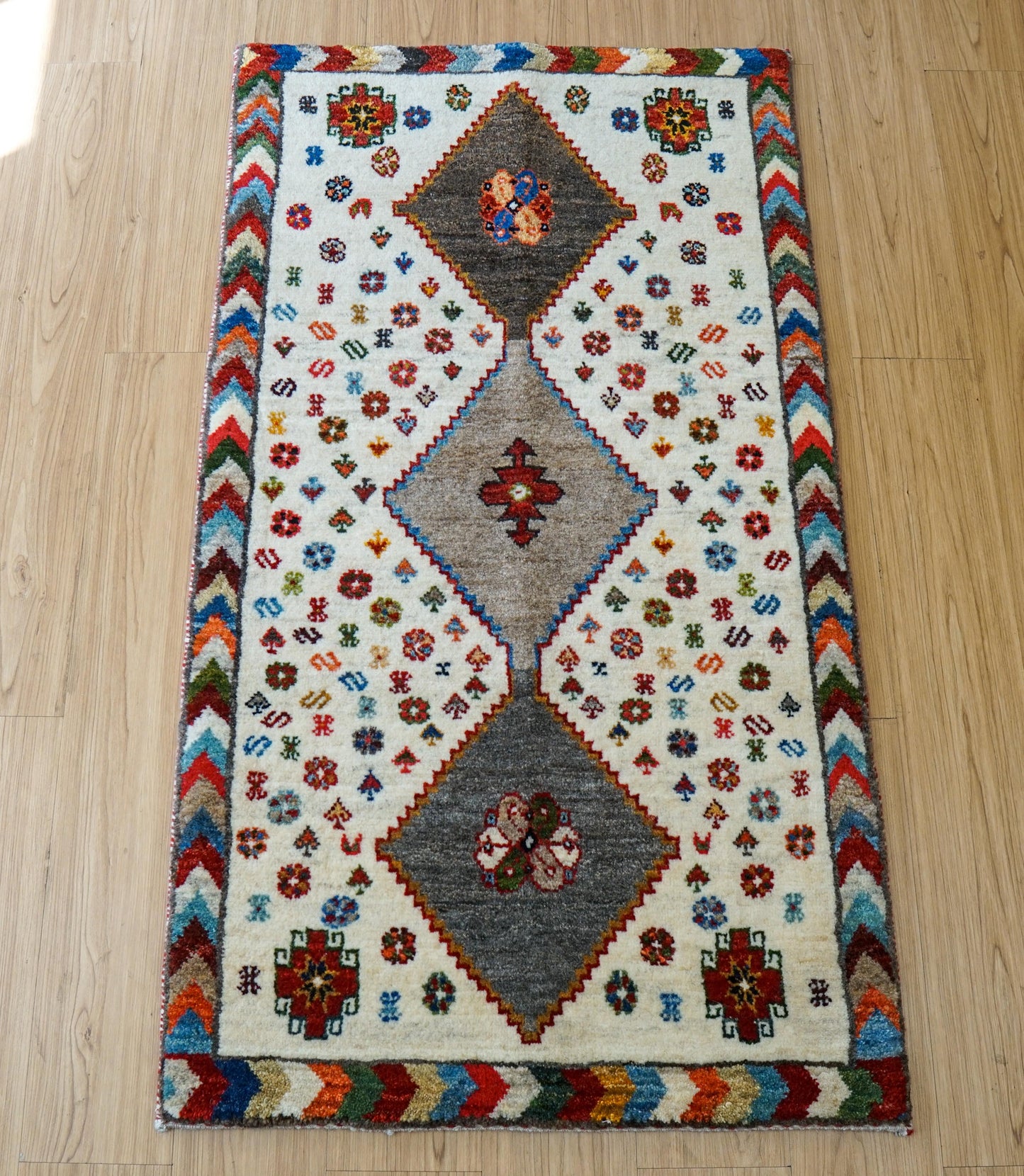  136×74cm 手織り ペルシャ 絨毯 カシュクリギャッベ