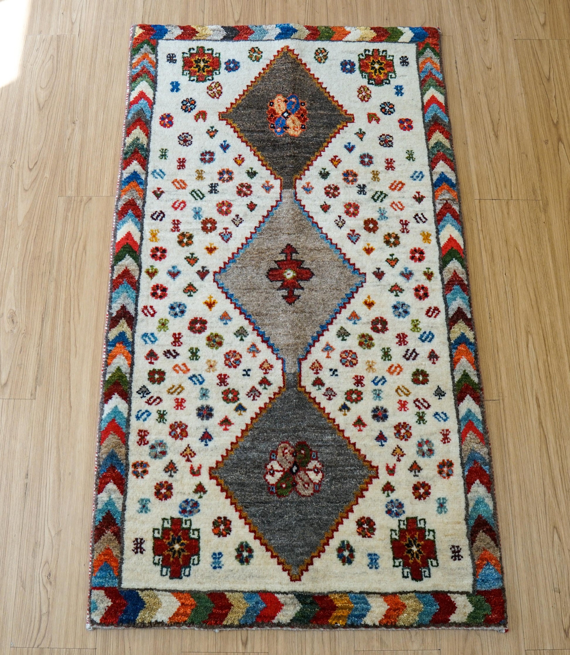  136×74cm 手織り ペルシャ 絨毯 カシュクリギャッベ