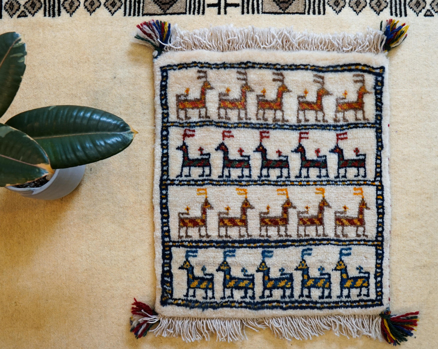 ペルシャ絨毯 手織りギャッベ カシュクリ族ギャッベ 40×40cm