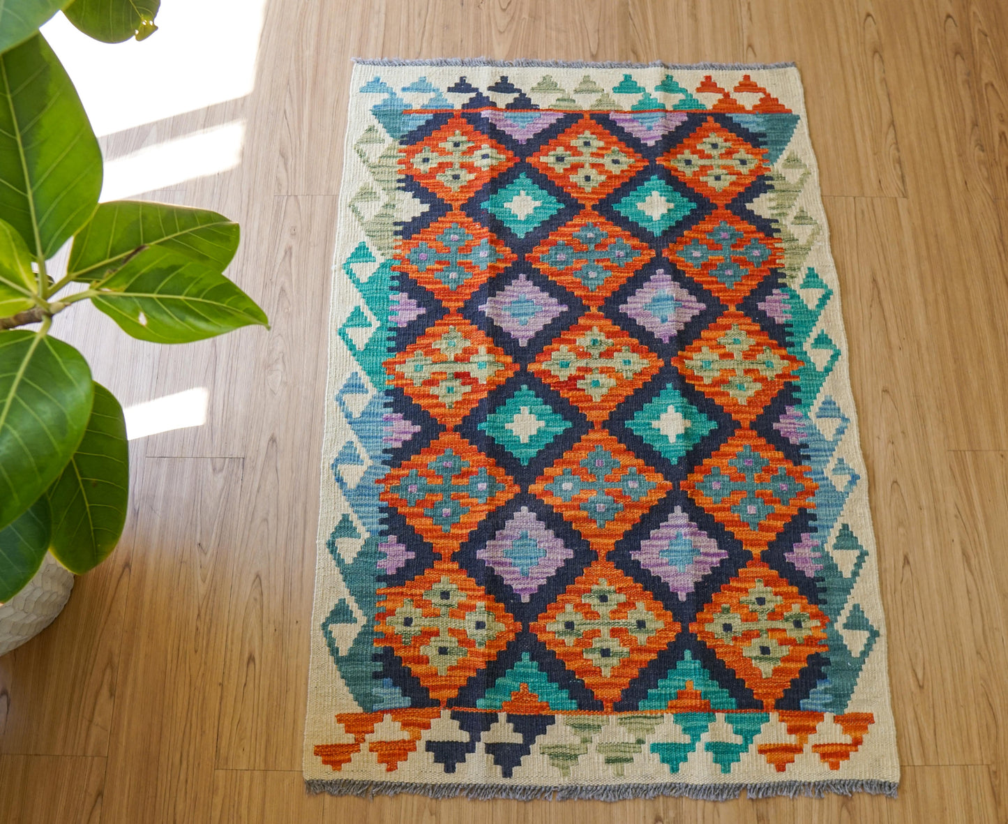 アフガニスタン 手織りキリム118×81cm トライバルラグ