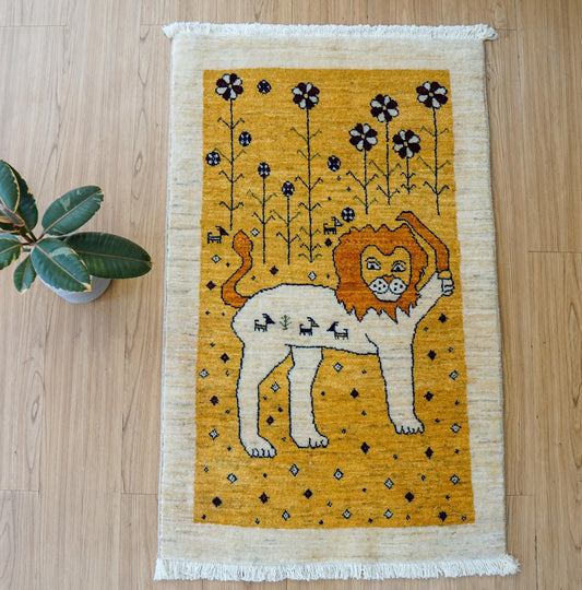 ペルシャ手織りカシュクリギャッベ リズバフト 101×63cm｜ライオン＆花モチーフ 高密度ギャッベ ウールラグ