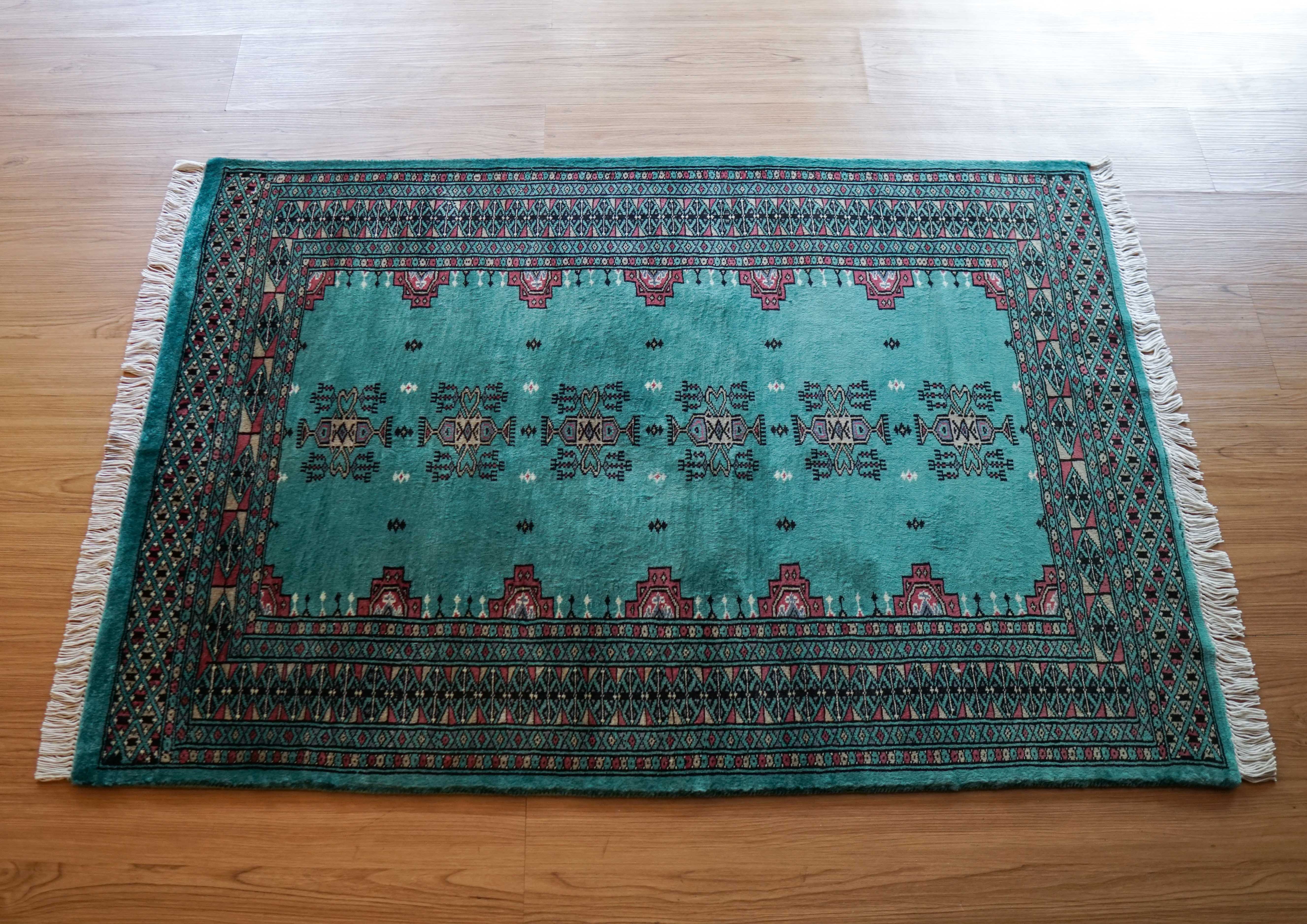 パキスタン手織り絨毯 122×82cm – Decorworks