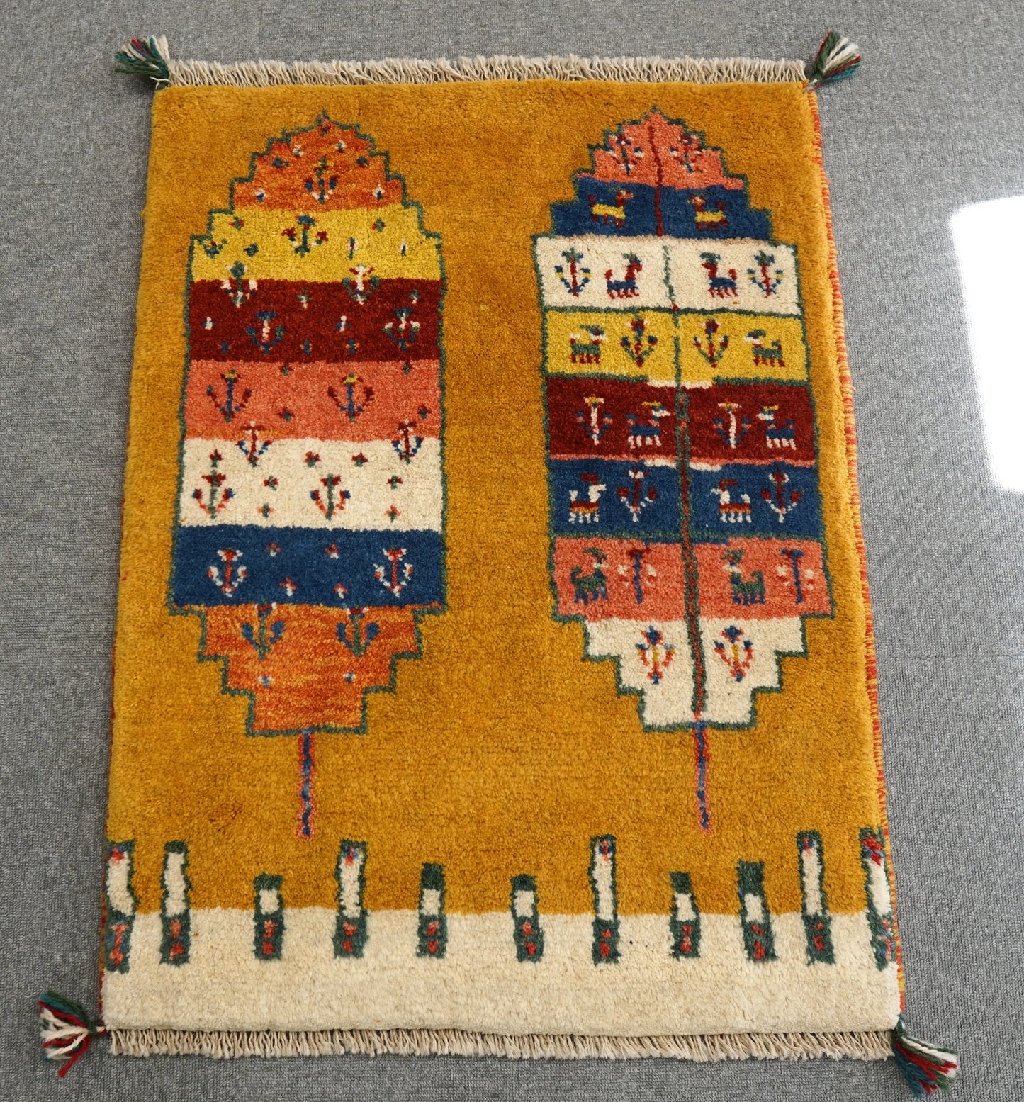 89×66cm　【ペルシャ絨毯 手織りギャッベ】 Decorworks