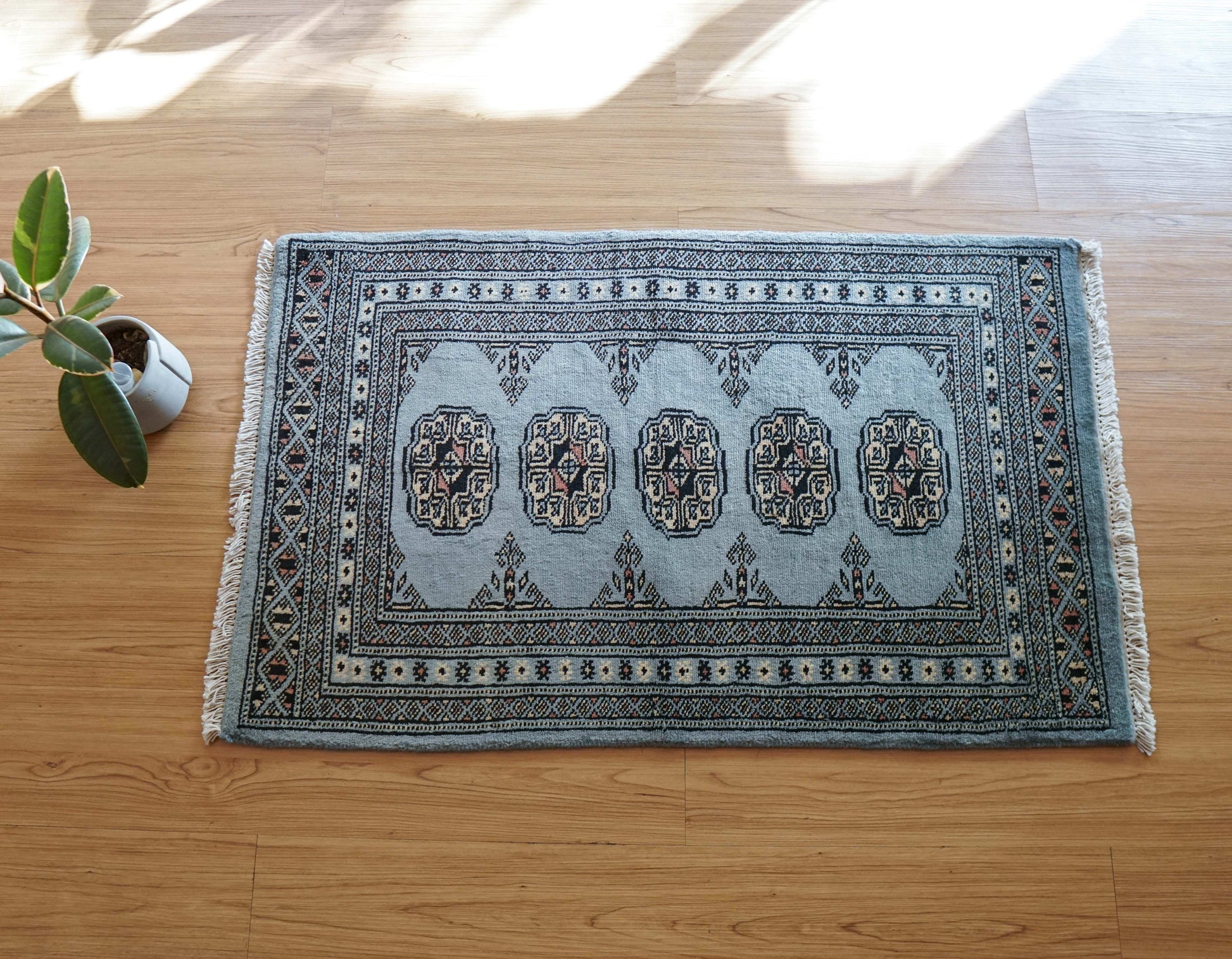  トルクメン ボハラ 手織り パキスタン絨毯 98×61cm 玄関マット