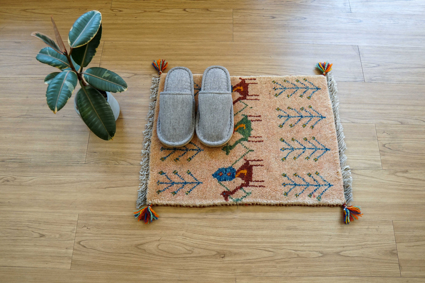 ペルシャ手織りギャッベ アマレ族 60×40cm｜ラクダモチーフ 玄関マット ナチュラルウール