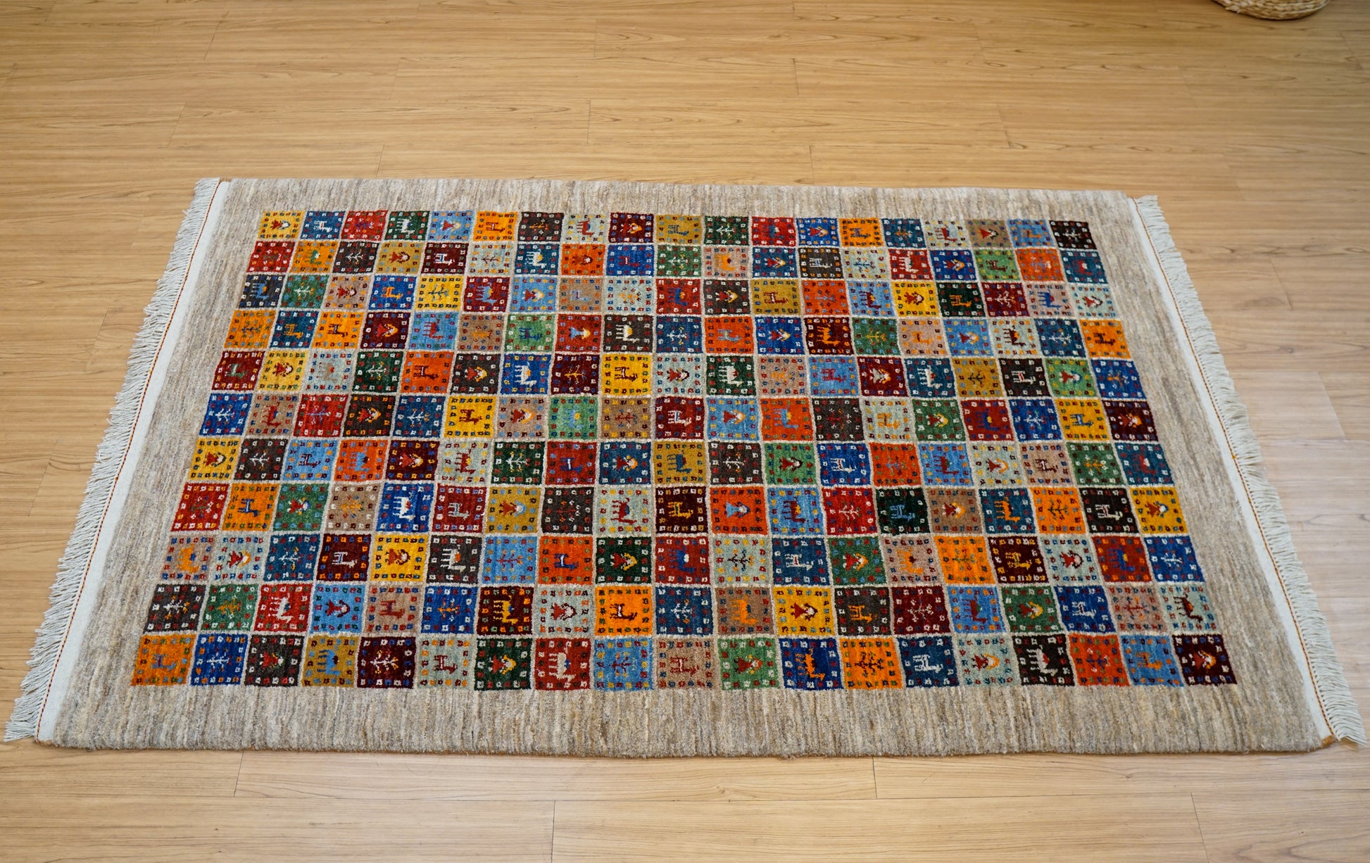  ペルシャ絨毯 手織りカシュクリギャッベ 188×118cm リズバフト