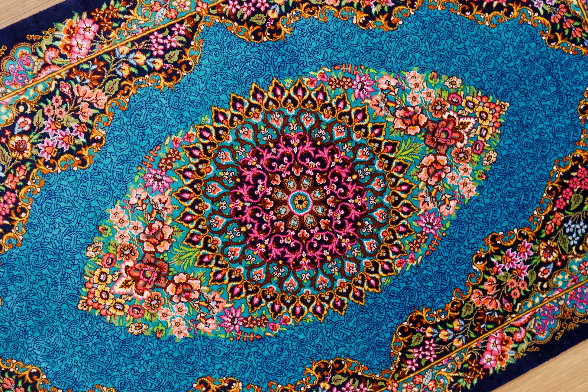  89×59cm　手織り ペルシャ絨毯 クム産 シルク100% 証明書付