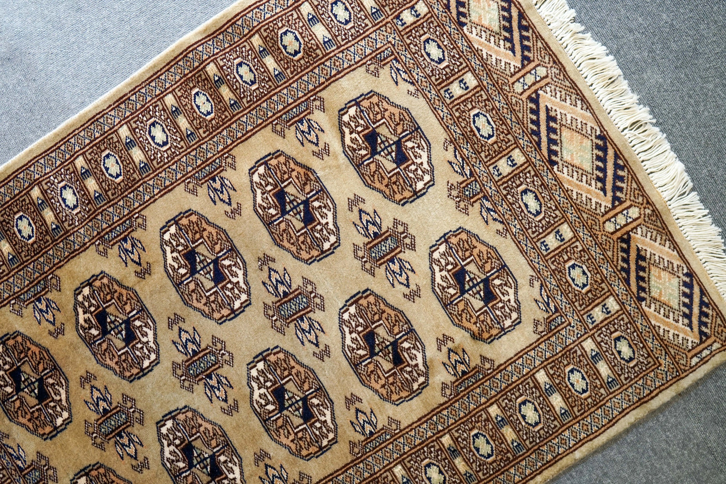 112×77cm トルクメン ボハララグ 手織り絨毯 パキスタン絨毯 Decorworks