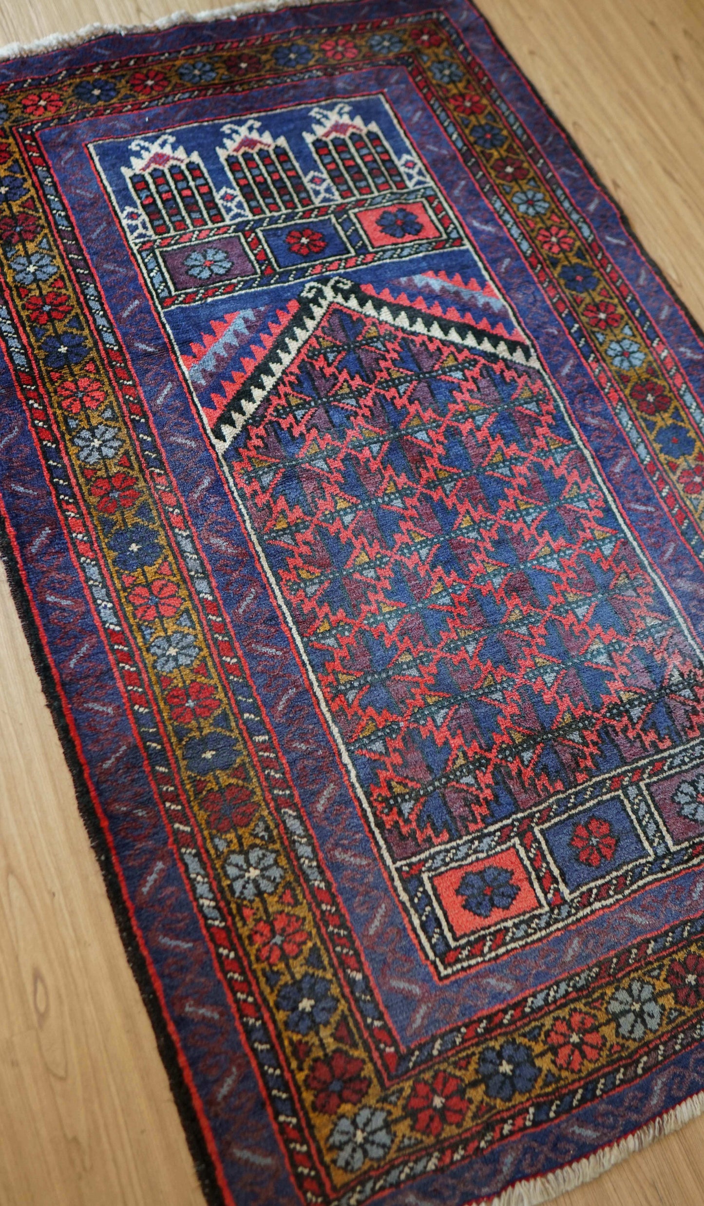  手織りペルシャ絨毯 バルーチ族製 Prayer Rug ヴィンテージ トライバルラグ141×89cm