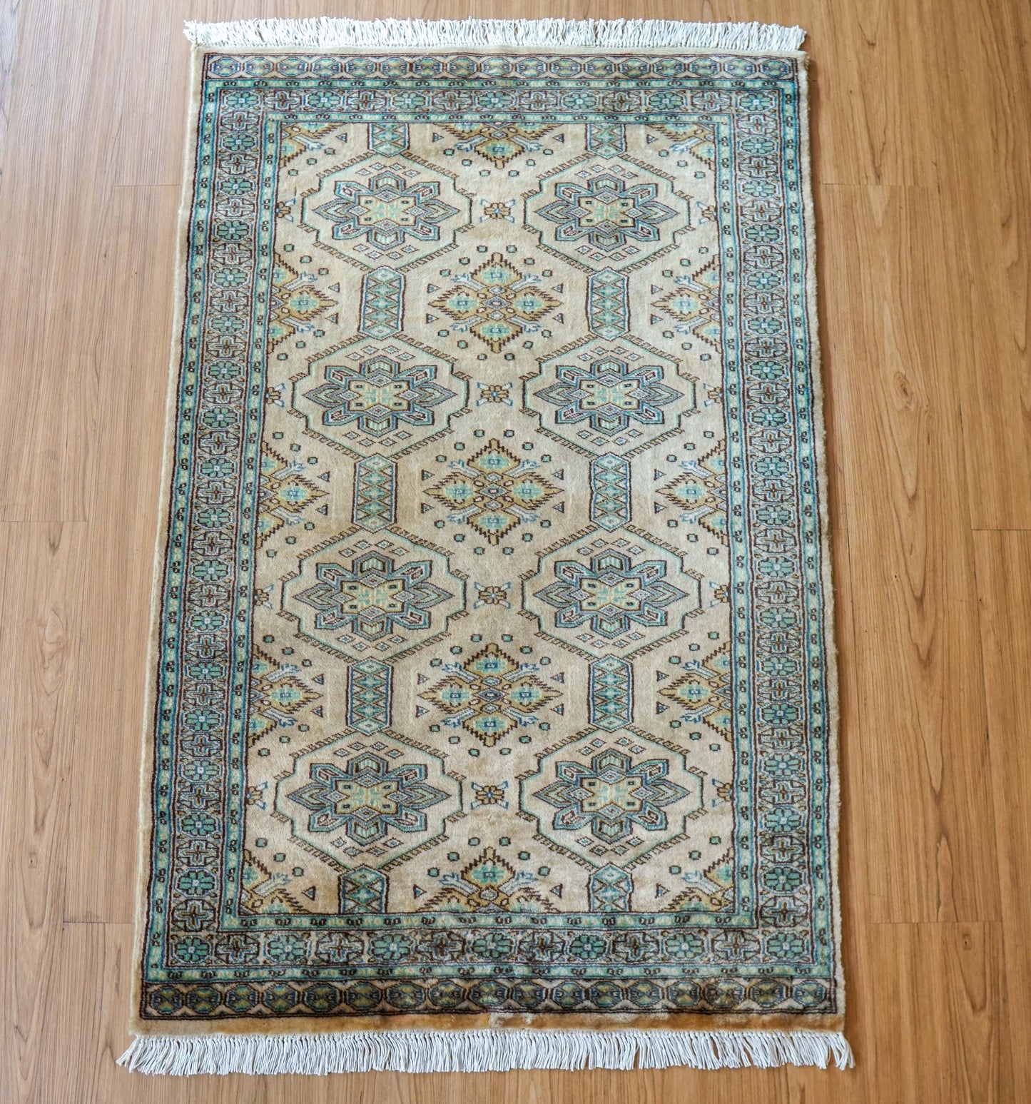  パキスタン手織り絨毯 122×80cm｜ニュージーランド産メリノウール 幾何学フラワー柄 手織りラグ