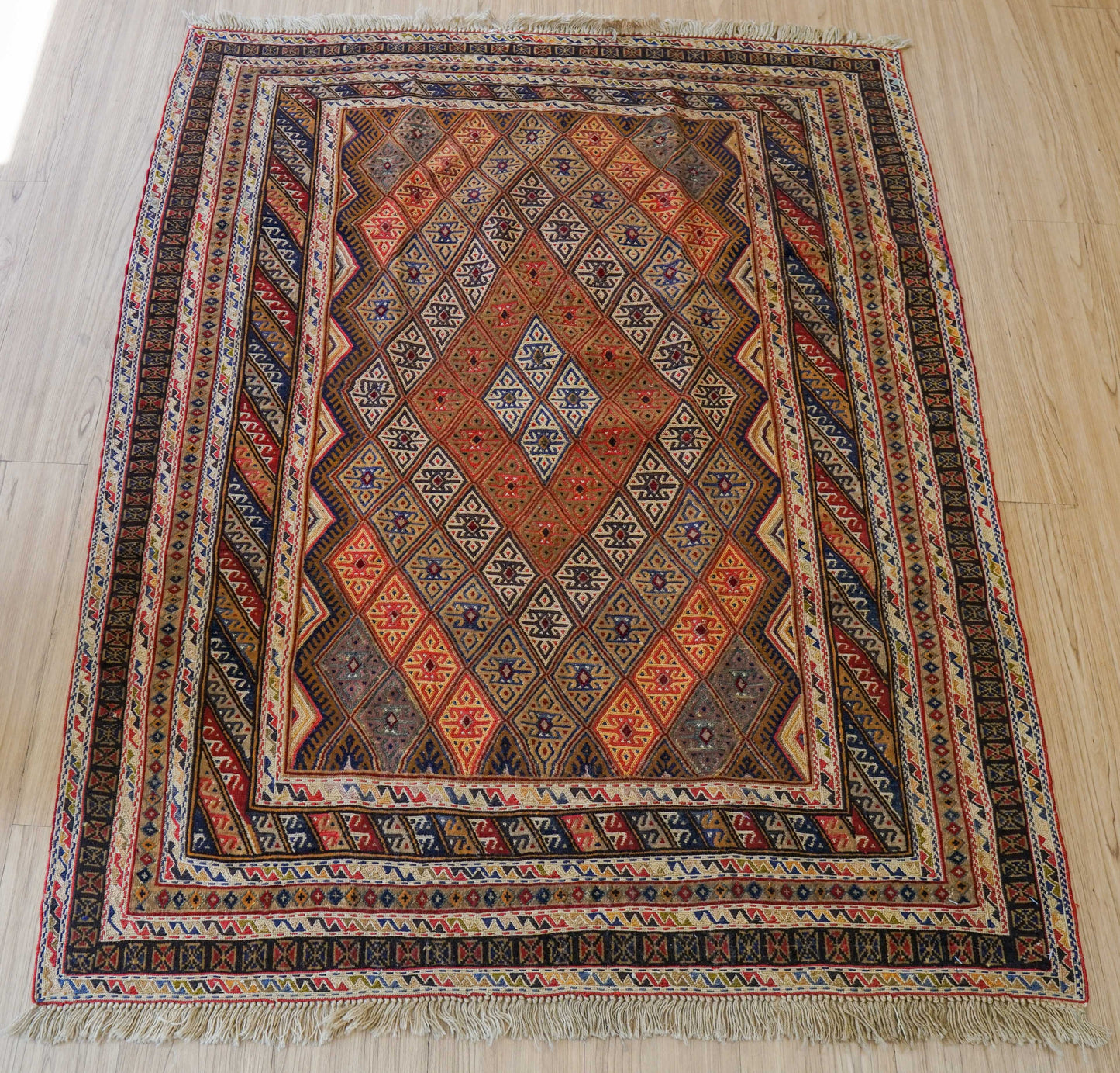 手織りマシュワニキリム アフガニスタン トライバルラグ 138×112cm