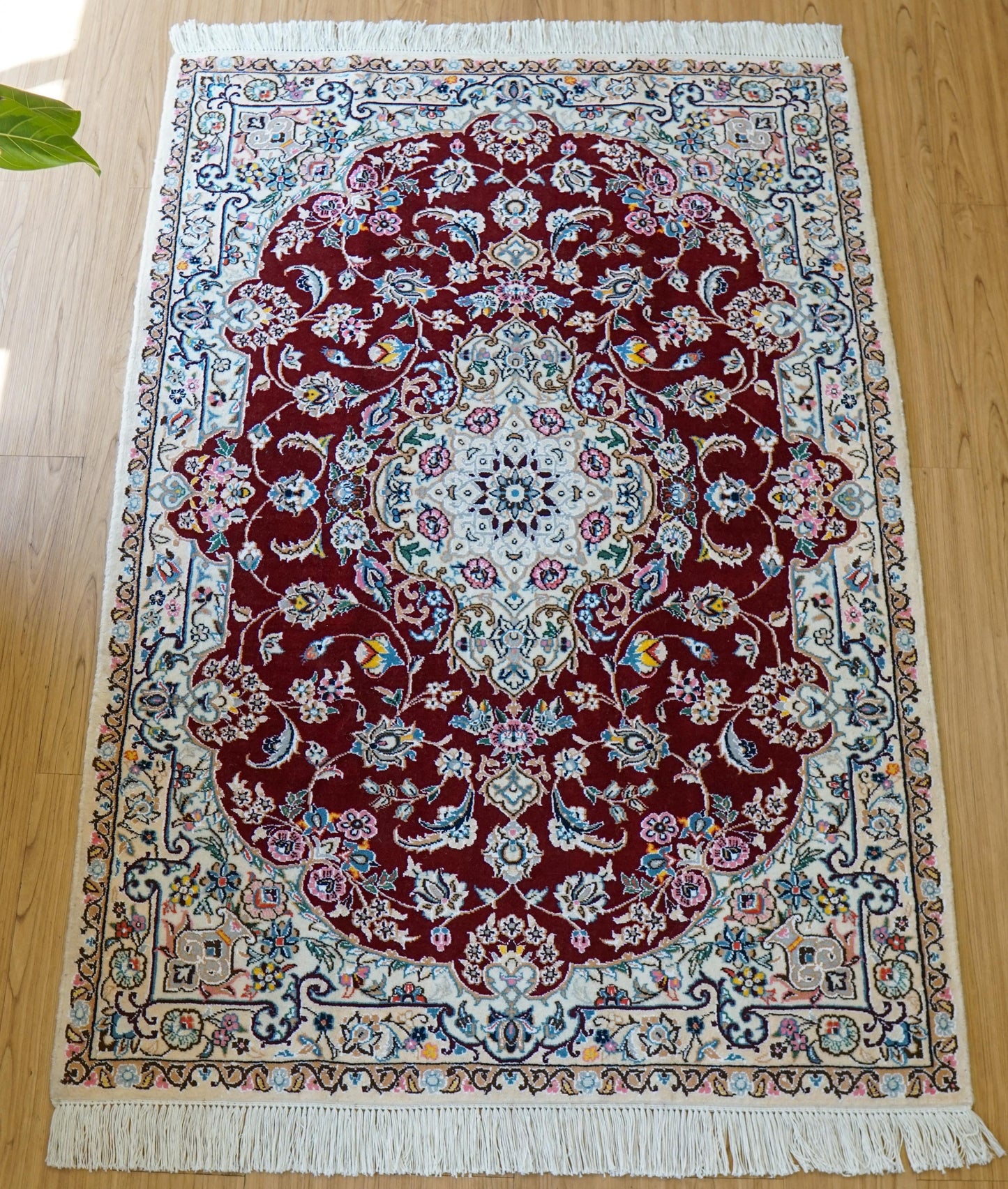 ペルシャ絨毯 ナイン 156×108cm