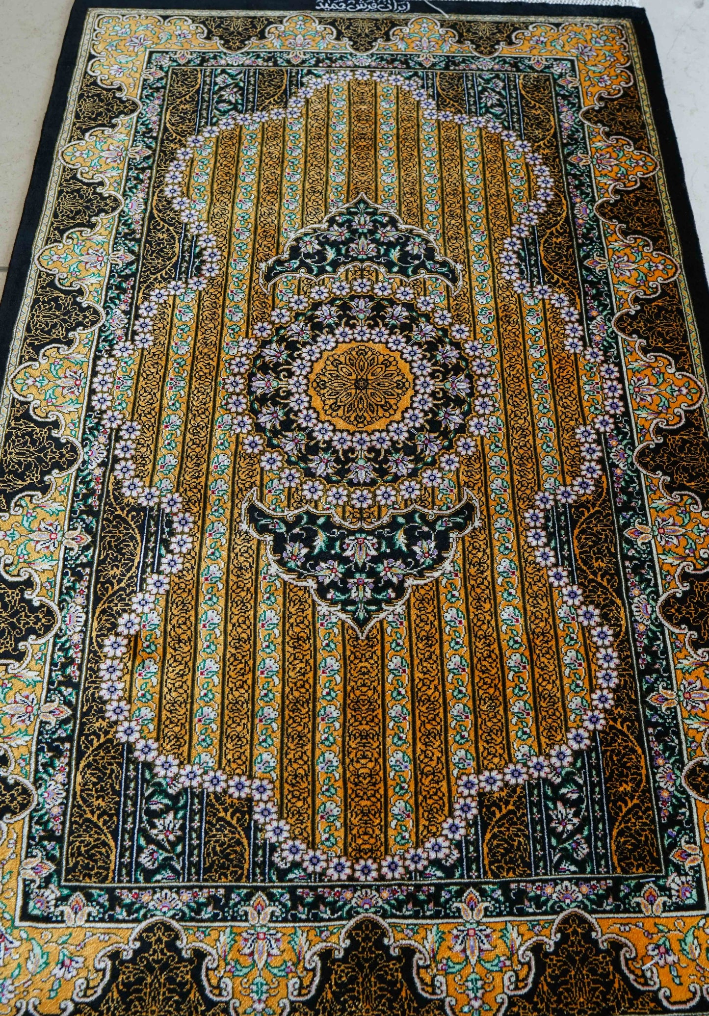 ペルシャ絨毯 クム産シルク100% ハミード工房 92×59cm