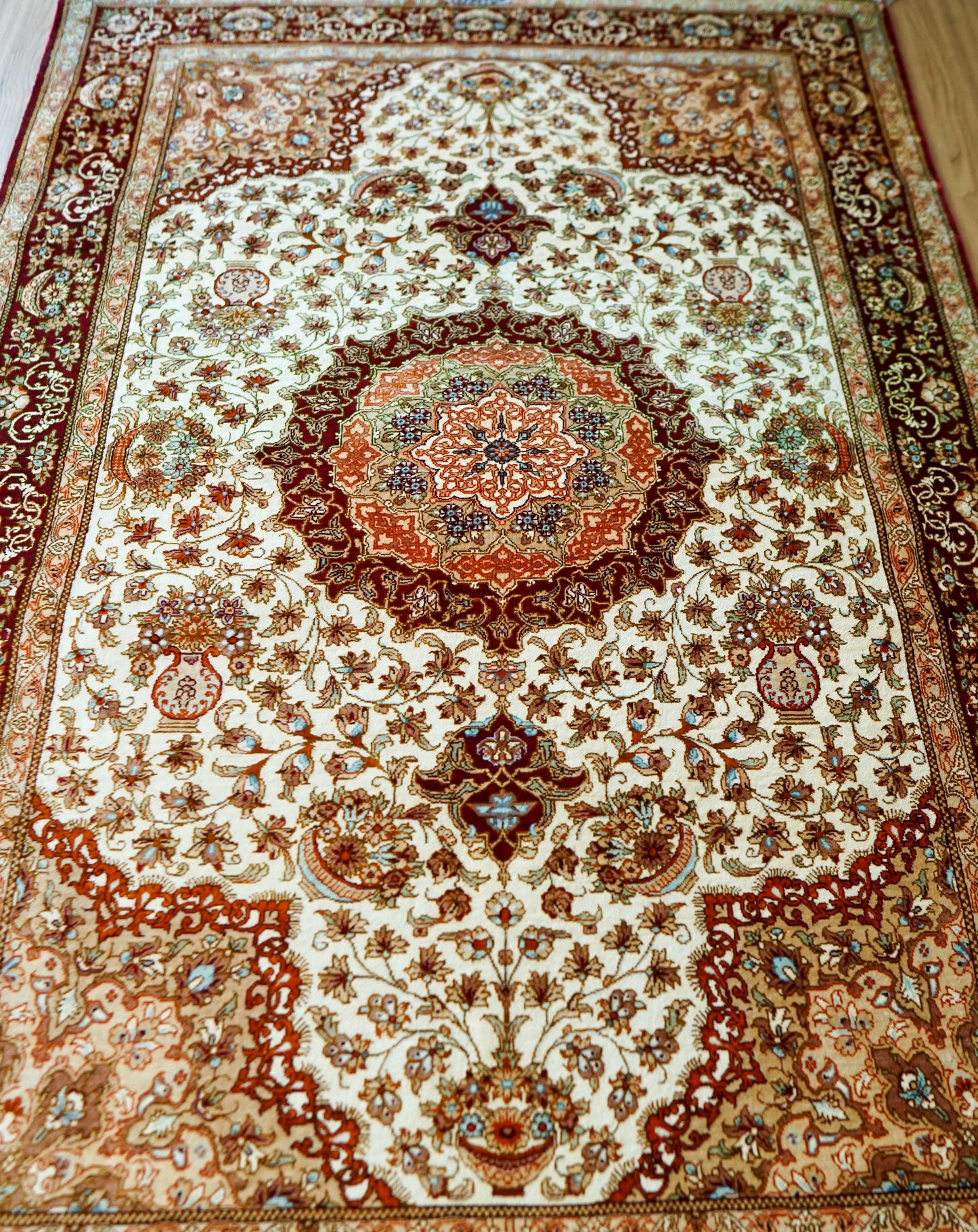  ペルシャ手織り絨毯 クム産 シルク100% シラージ工房 147×97cm