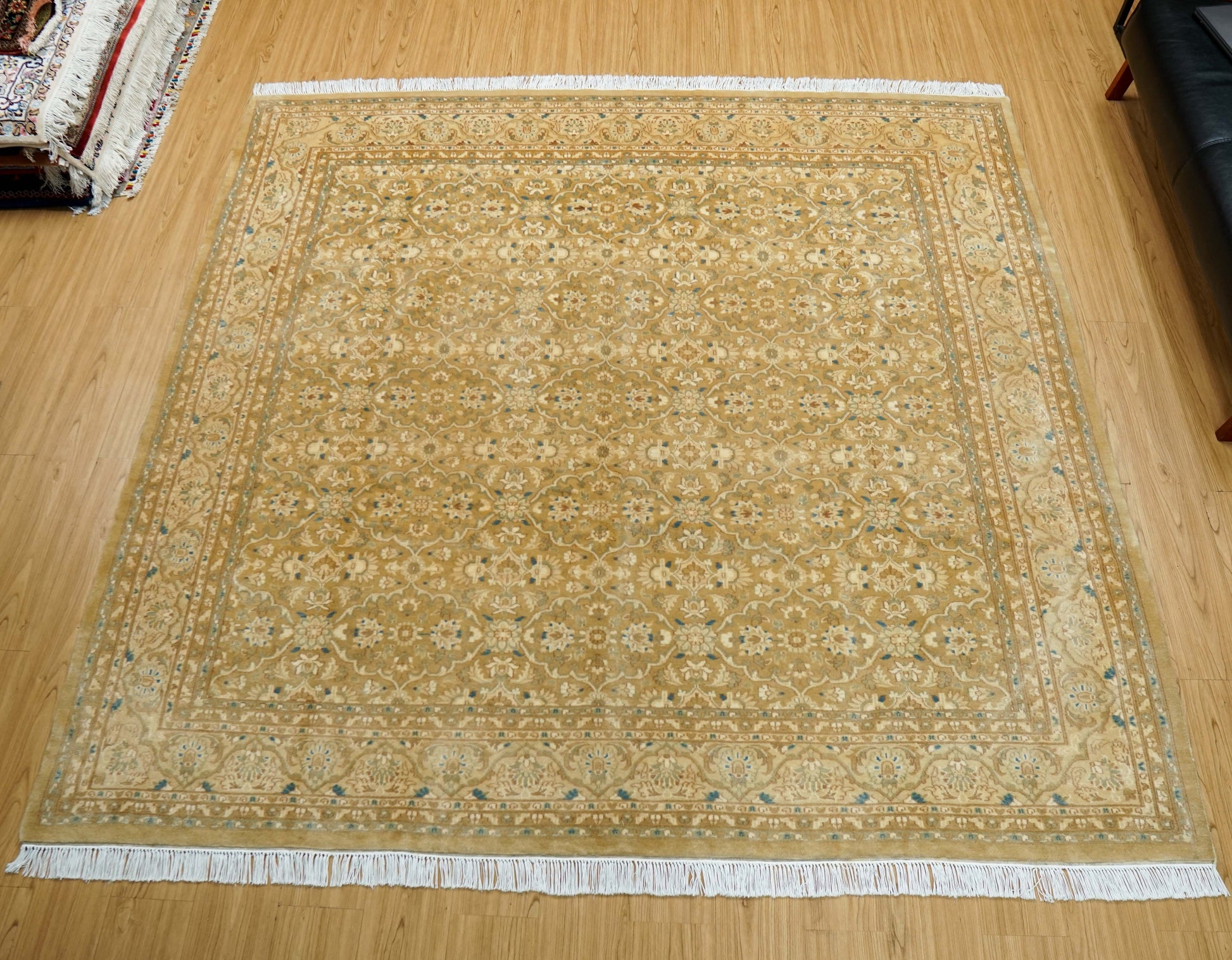  パキスタン手織り絨毯 218×210cm｜ニュージーランド産メリノウール 花柄・クラシックデザイン