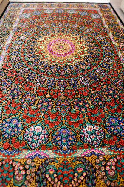  手織りペルシャ絨毯 クム産 アバーシ工房 201×131cm シルク100％ 花文様