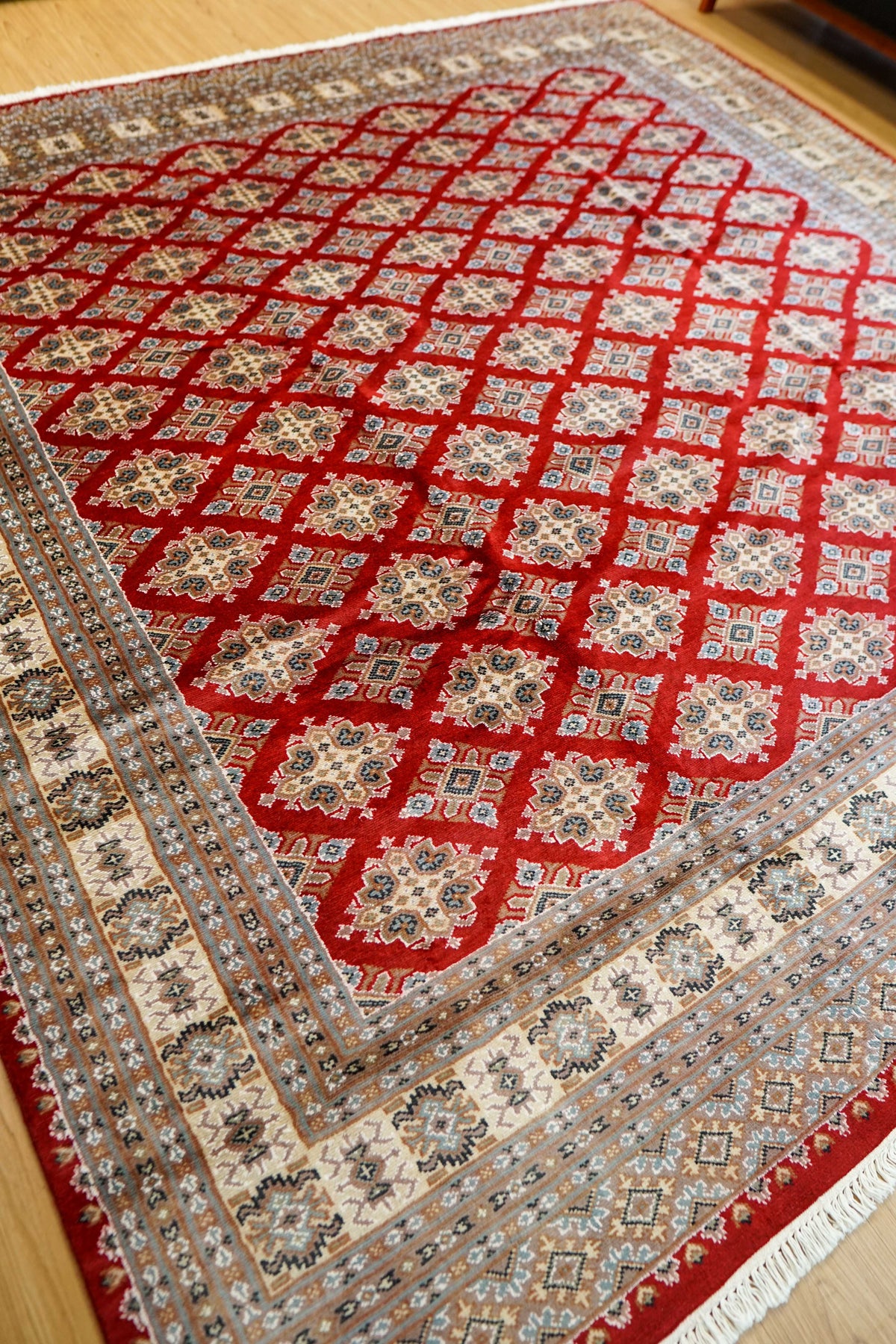  パキスタン手織り絨毯 ジャルダルデザイン 255×250cm