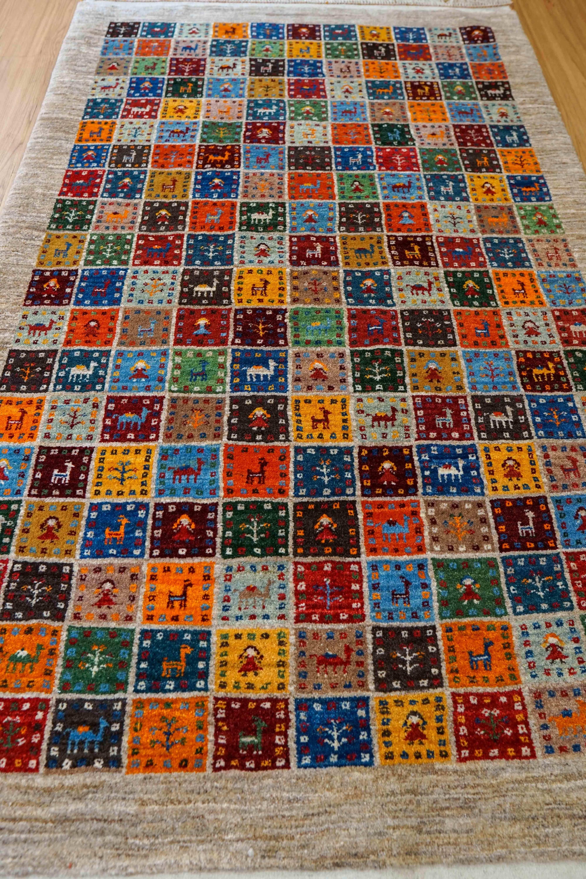  ペルシャ絨毯 手織りカシュクリギャッベ 188×118cm リズバフト