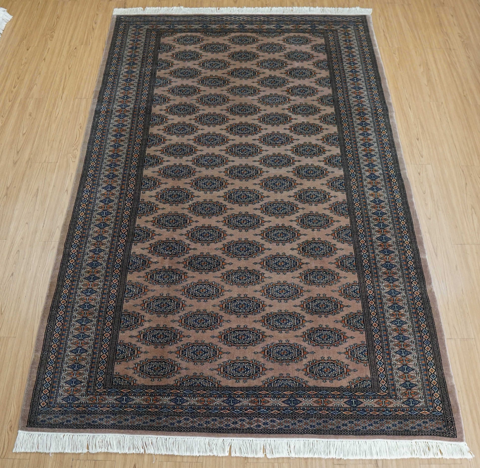  パキスタン手織り絨毯  251×161cm